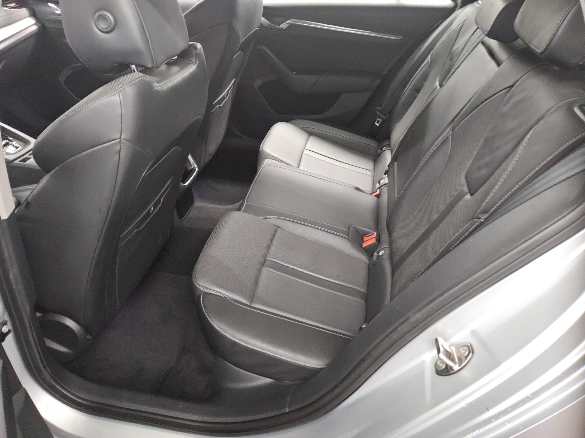 Skoda Octavia Kombi 2.0 TDI Style Leder Nav LED vc RFK 13