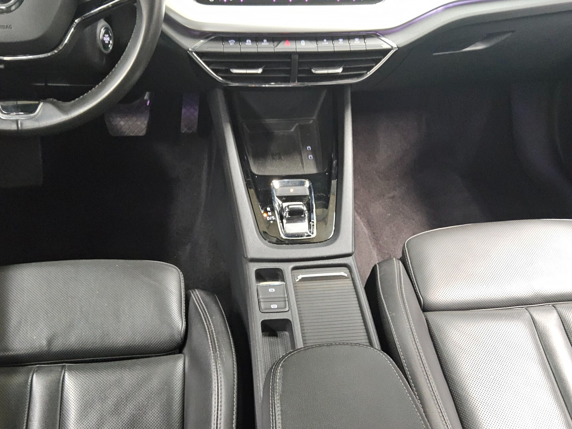 Skoda Octavia Kombi 2.0 TDI Style Leder Nav LED vc RFK 6
