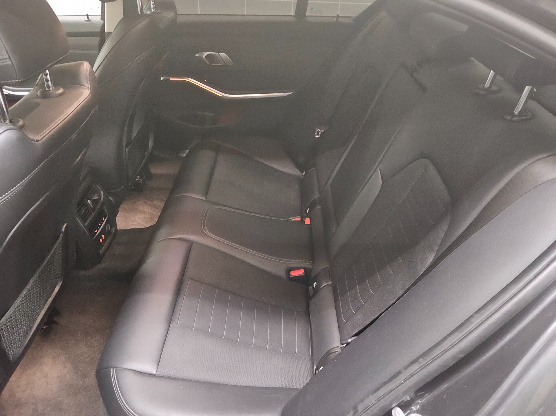 BMW 320dA Sport-Line T-Leder Navi LC prof. HuD LED+ 13