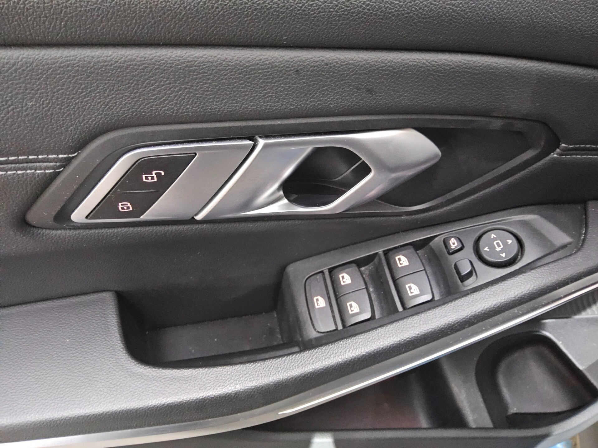 BMW 320dA Sport-Line T-Leder Navi LC prof. HuD LED+ 9