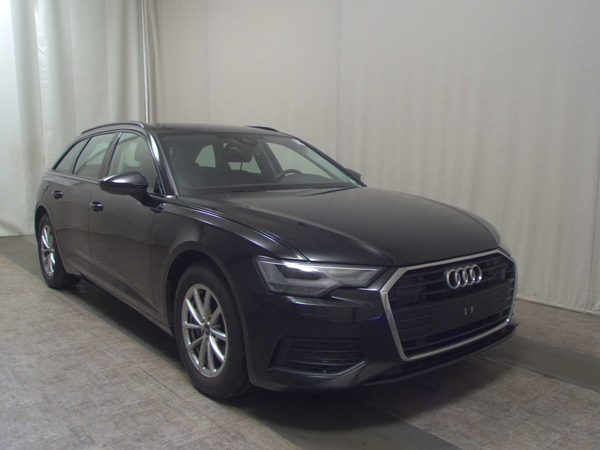 Audi A6 Avant 35 TDI Navi LED virtual Sound AHK 3