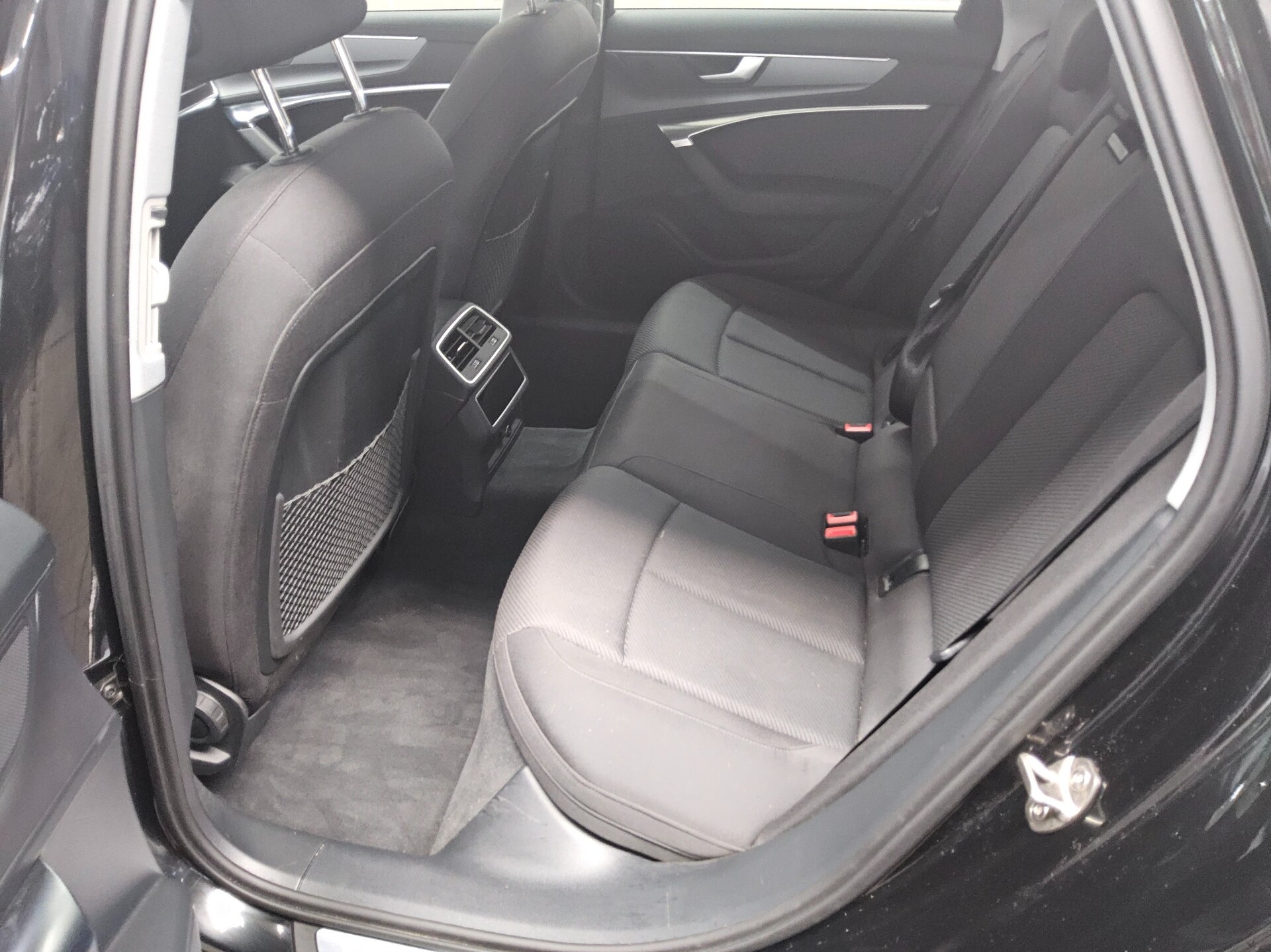 Audi A6 Avant 35 TDI Navi LED virtual Sound AHK 13