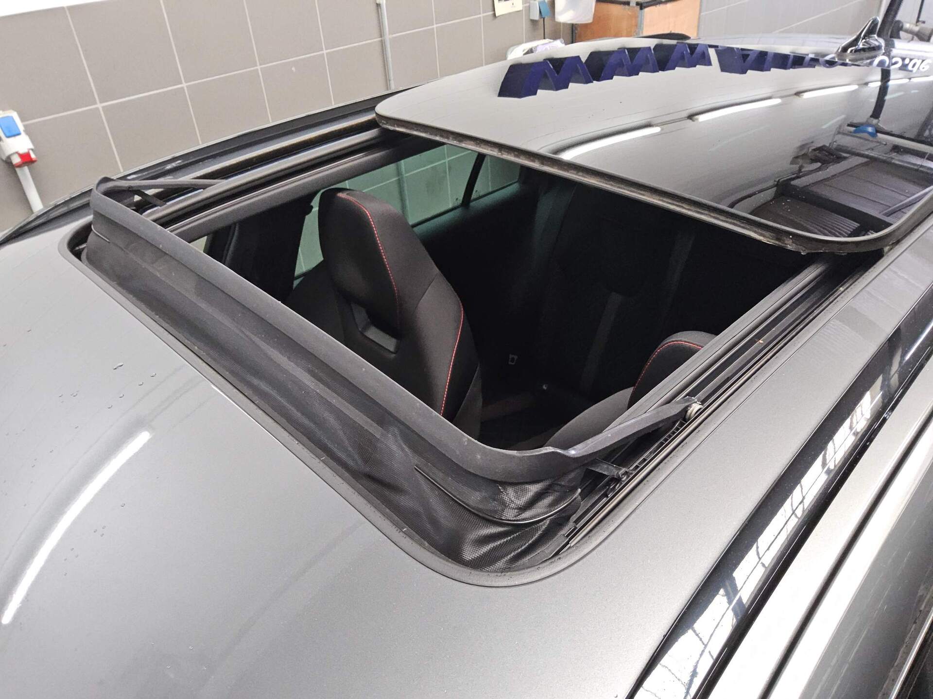 Skoda Octavia Kombi 2.0 TDI RS Navi LED vc Pano AHK 12