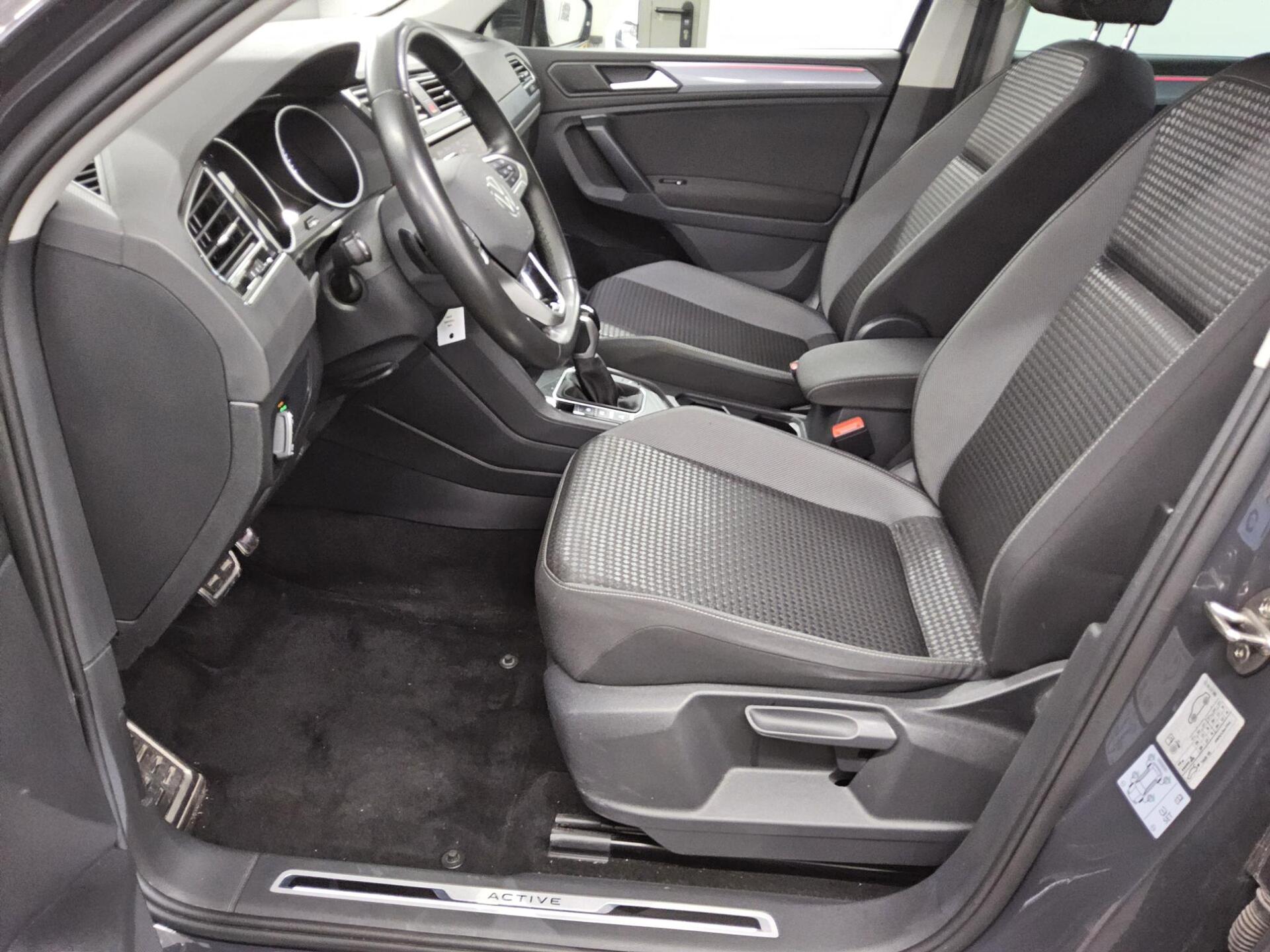 Volkswagen Tiguan 2.0 TDI Active Navi LED AHK RfK StHzg ACC 8