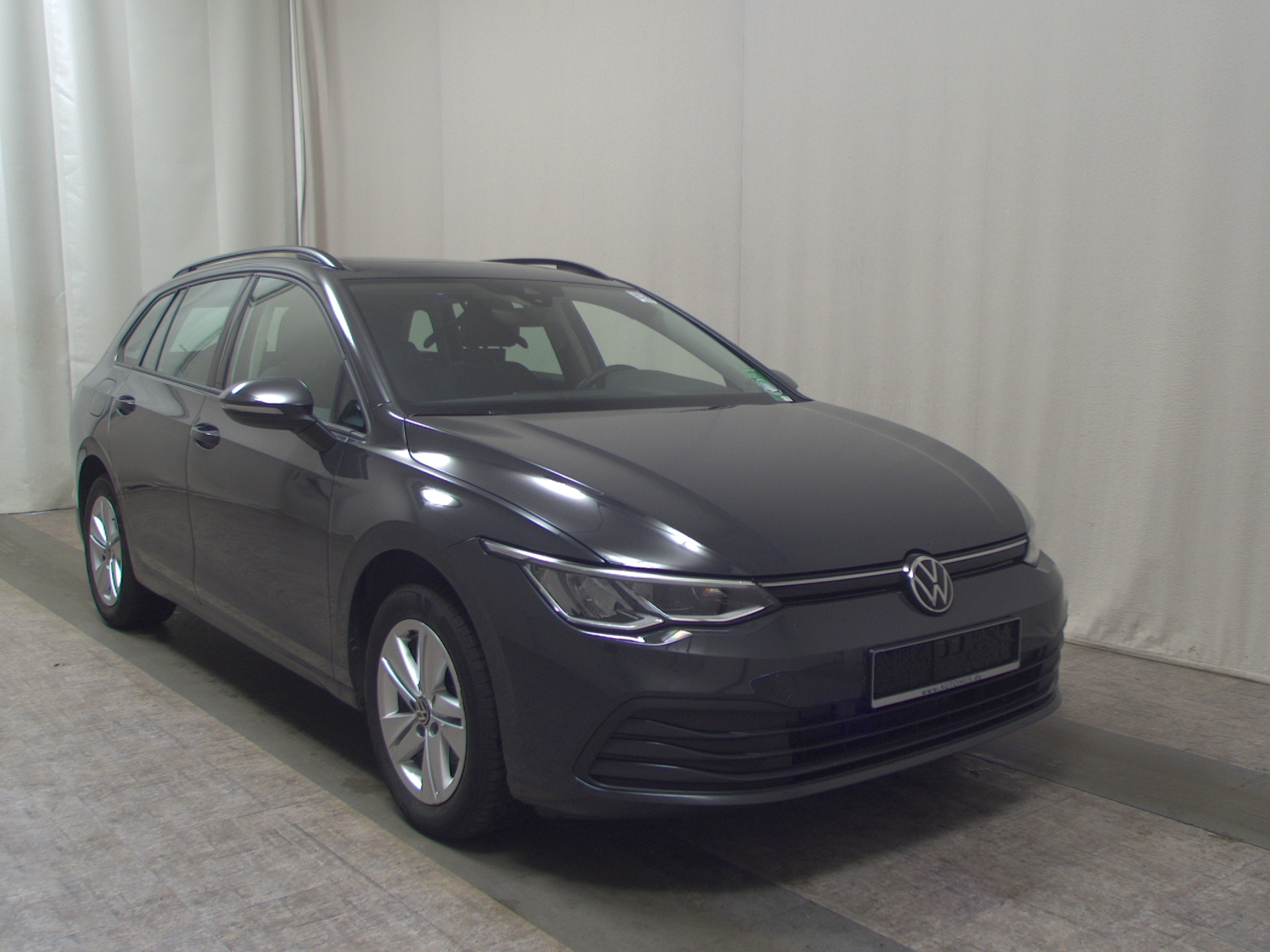 Volkswagen Golf-8 Var. 2.0 TDI Life Navi LED DC Pano ACC 3