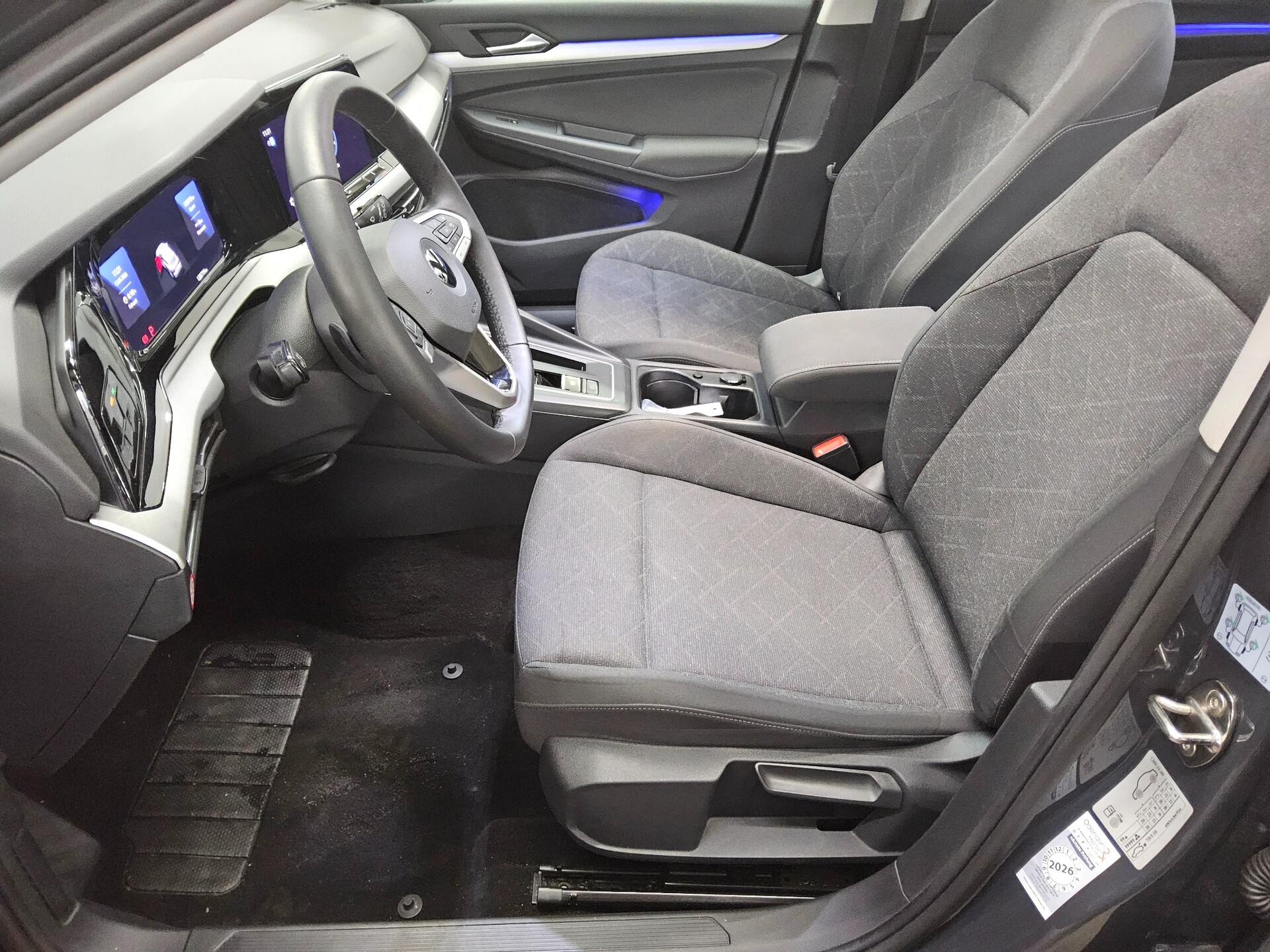 Volkswagen Golf-8 Var. 2.0 TDI Life Navi LED DC Pano ACC 9