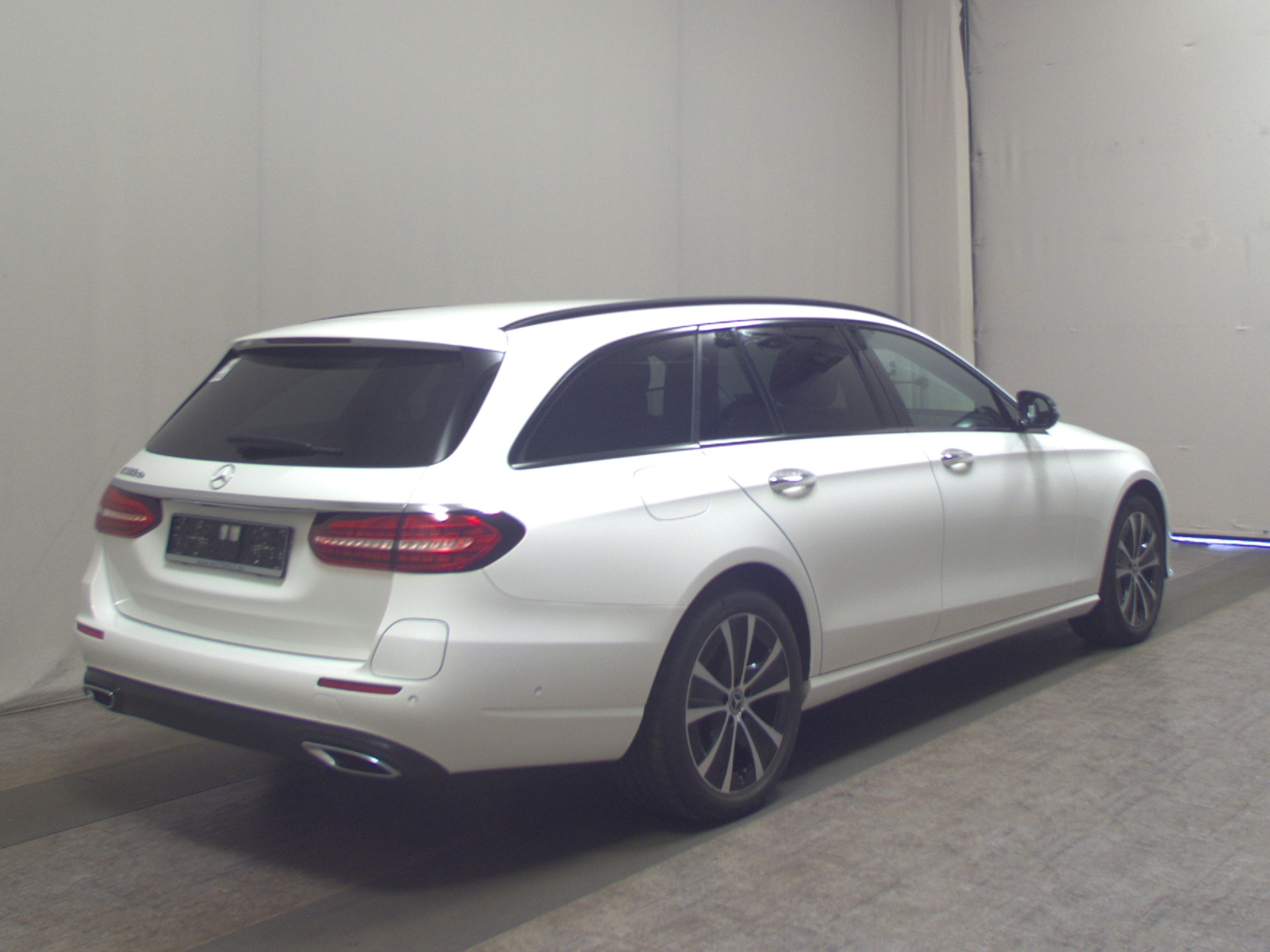 Mercedes-Benz E 300 T de Avantgarde Leder Night Widescreen LED 4