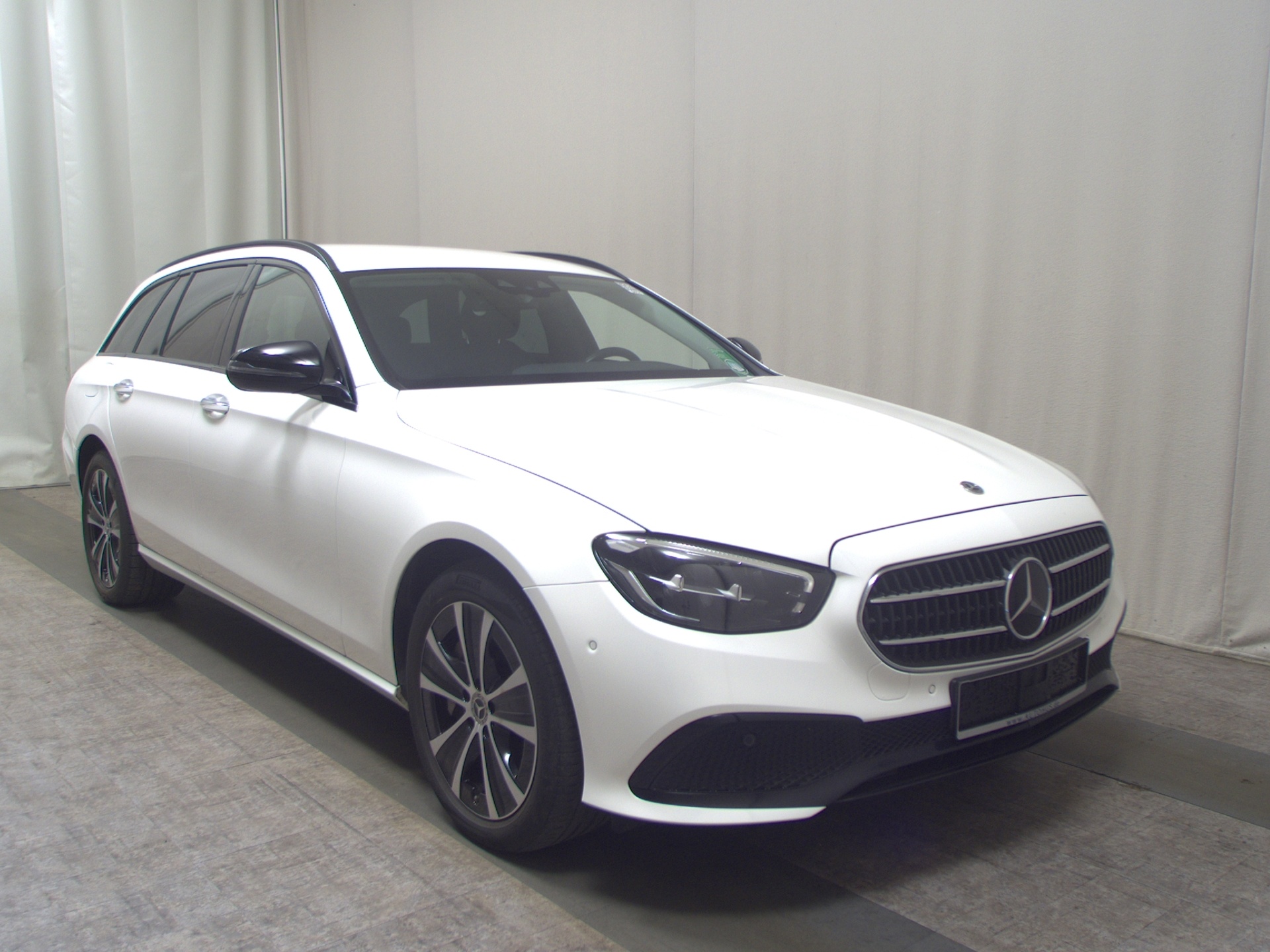 Mercedes-Benz E 300 T de Avantgarde Leder Night Widescreen LED 3