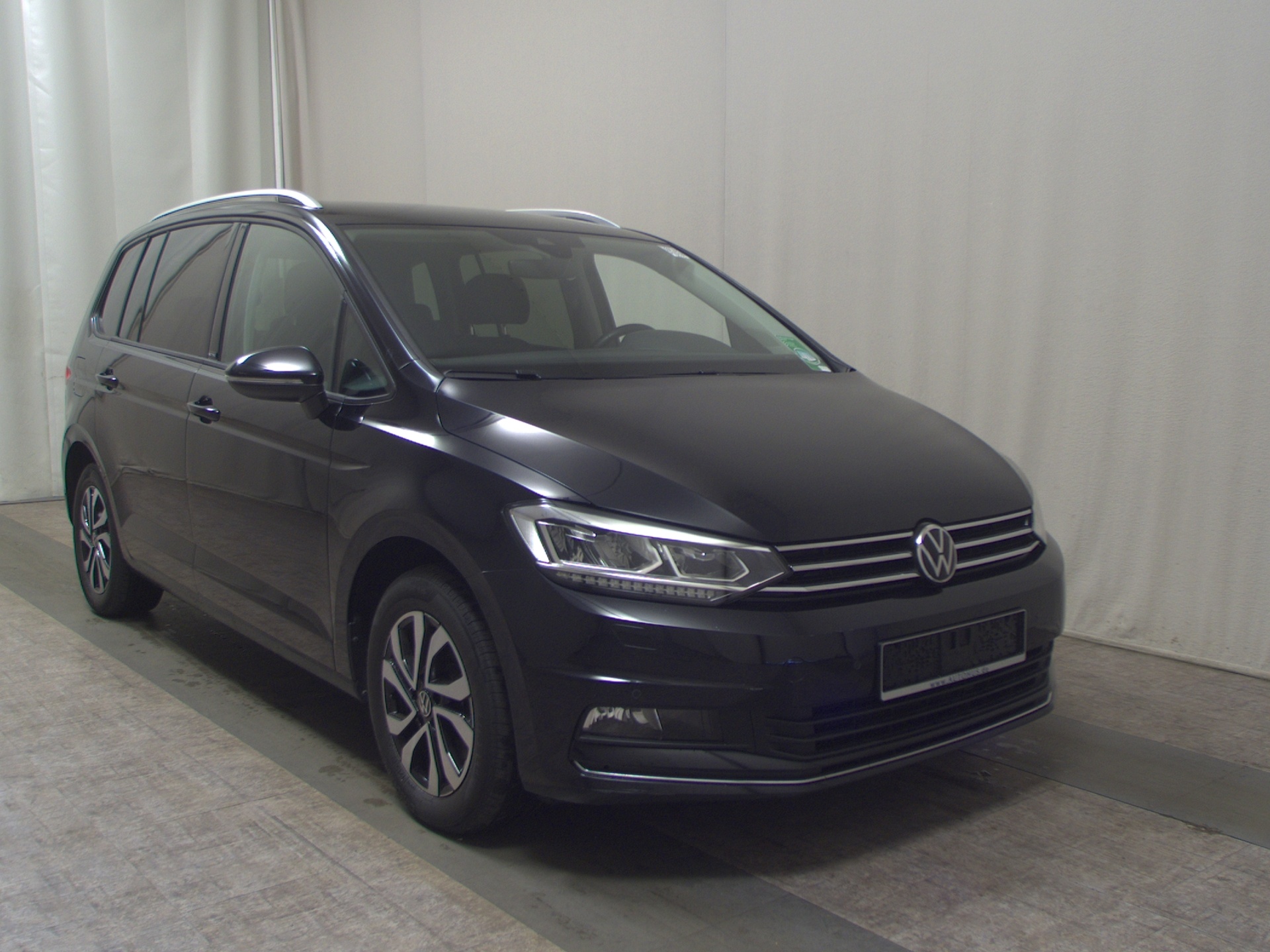 Volkswagen Touran 2.0 TDI Active 7-Sitze Navi AID LED AHK 3