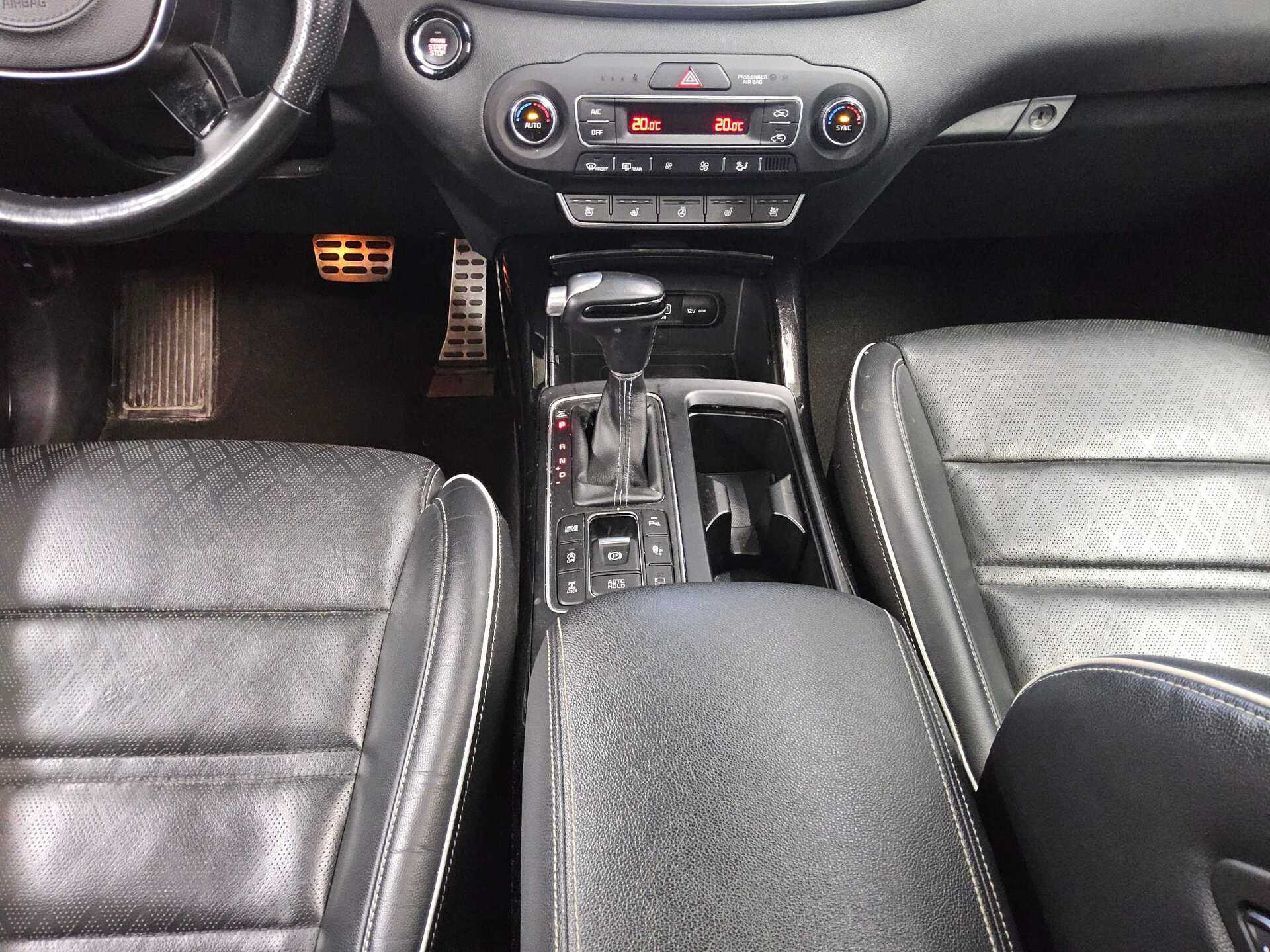 Kia Sorento 2.2 CRDI 4WD GT-Line Navi AHK HuD Pano 6