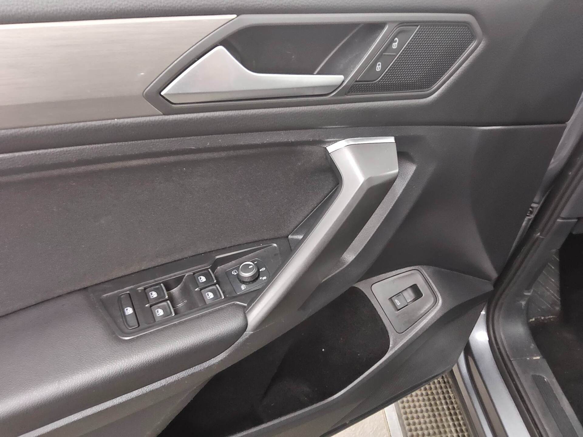 Volkswagen Tiguan Allspace 2.0 TDI 4M Comf. Navi AHK 360° 10