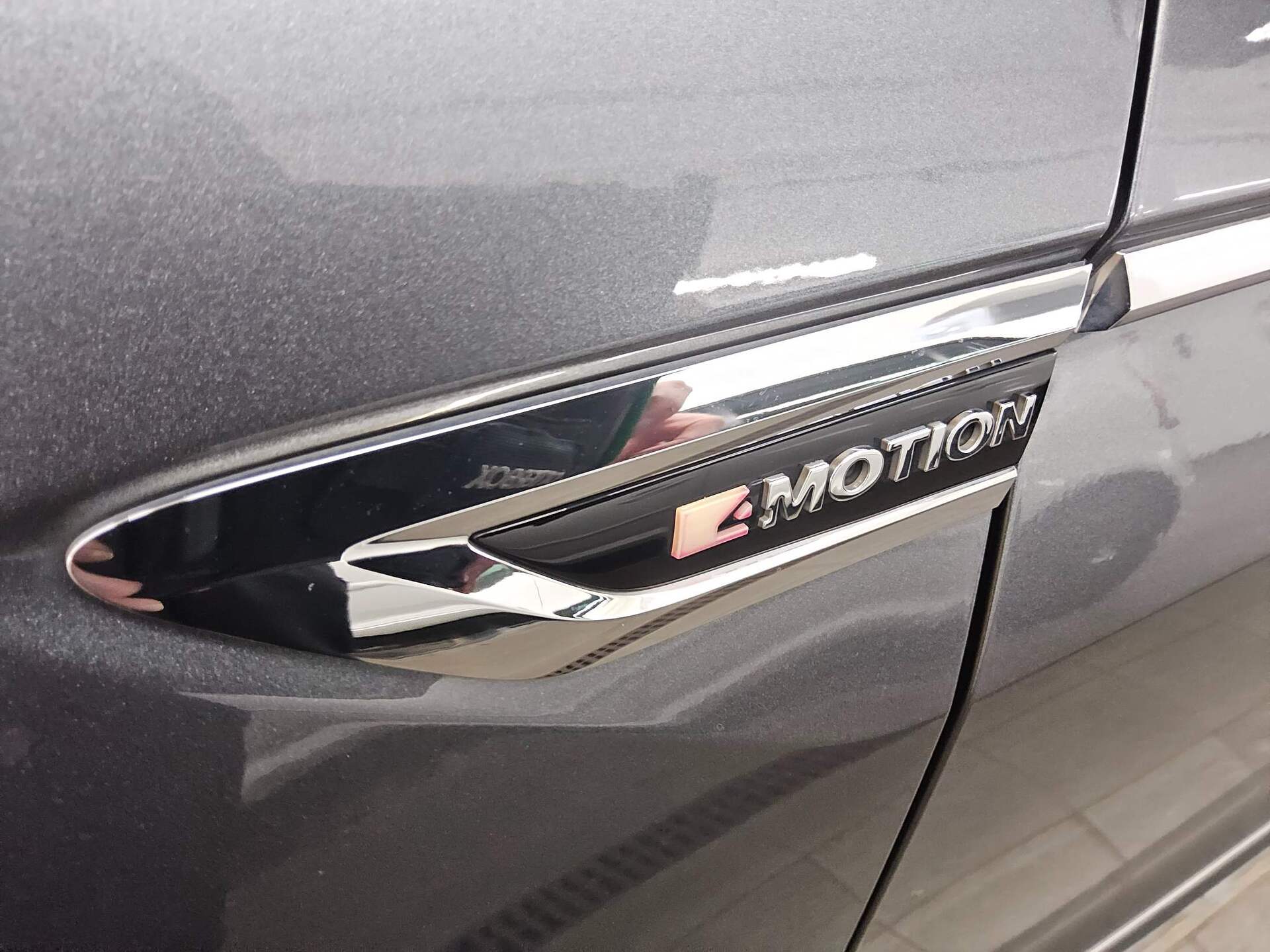 Volkswagen Tiguan Allspace 2.0 TDI 4M Comf. Navi AHK 360° 12