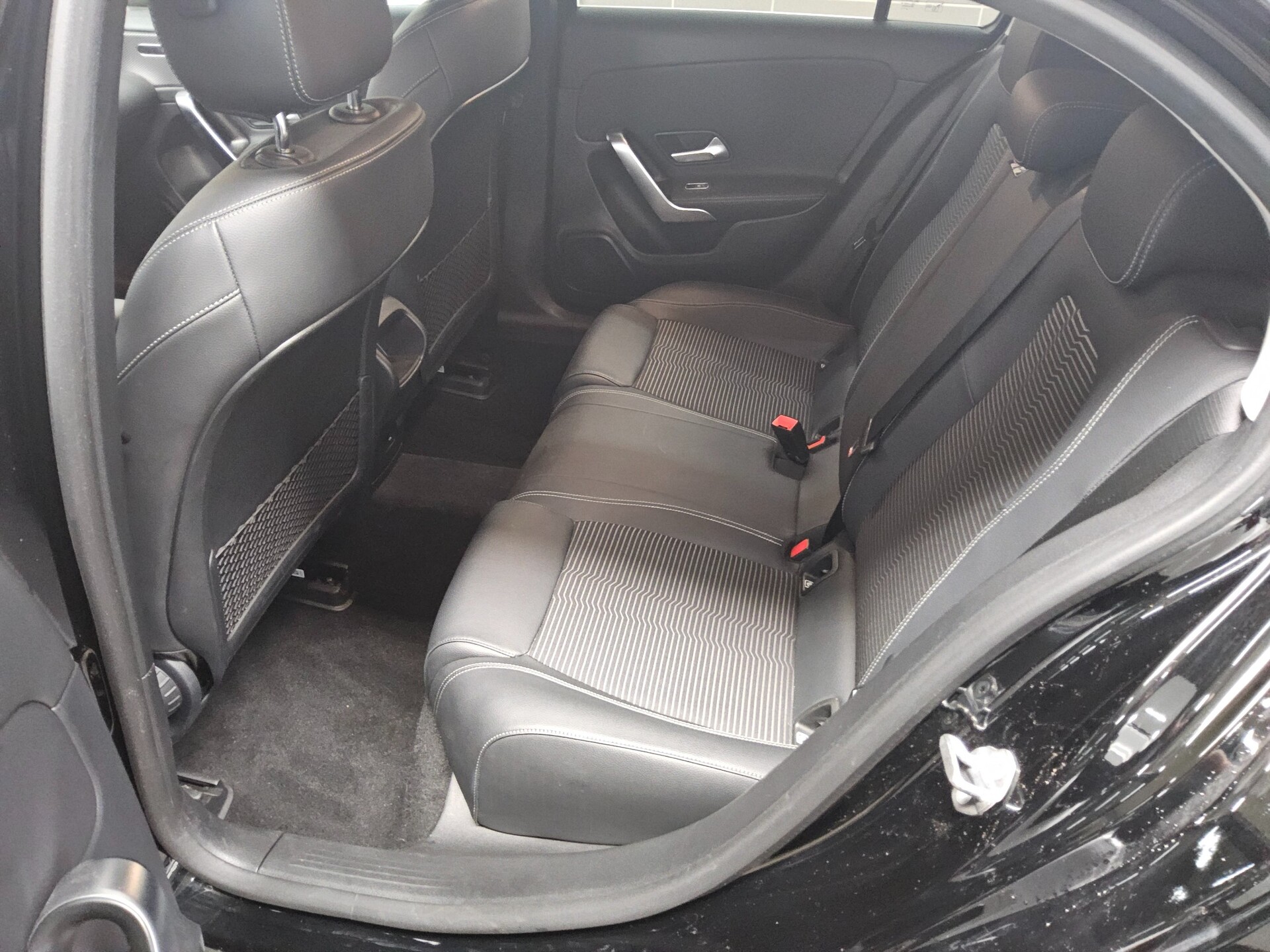 Mercedes-Benz A 250 e Progressive T-Leder Navi LED RfK Shz 13