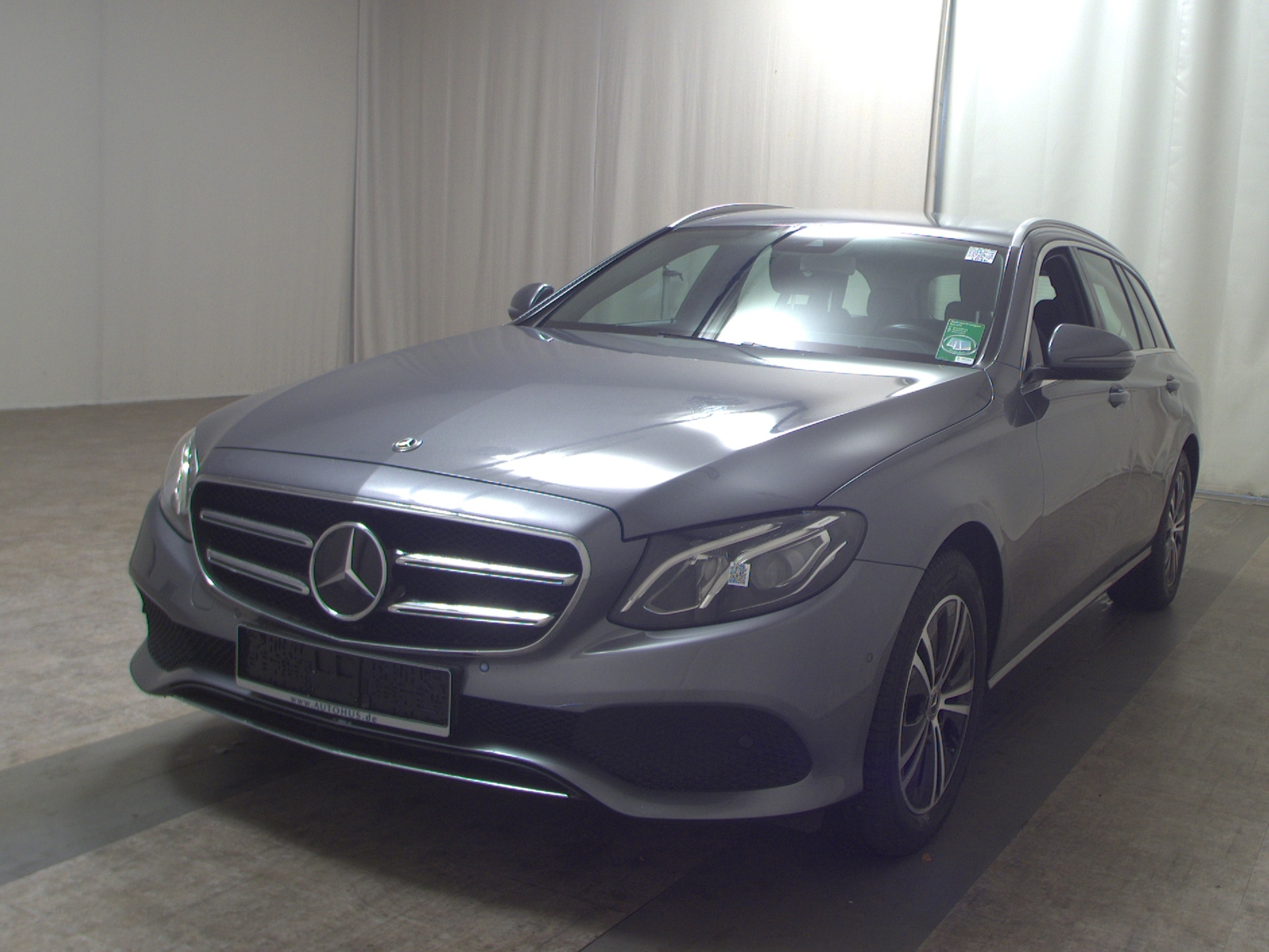 Mercedes-Benz E 300 T d Avantgarde Leder Navi LED RfK Distr+ 2