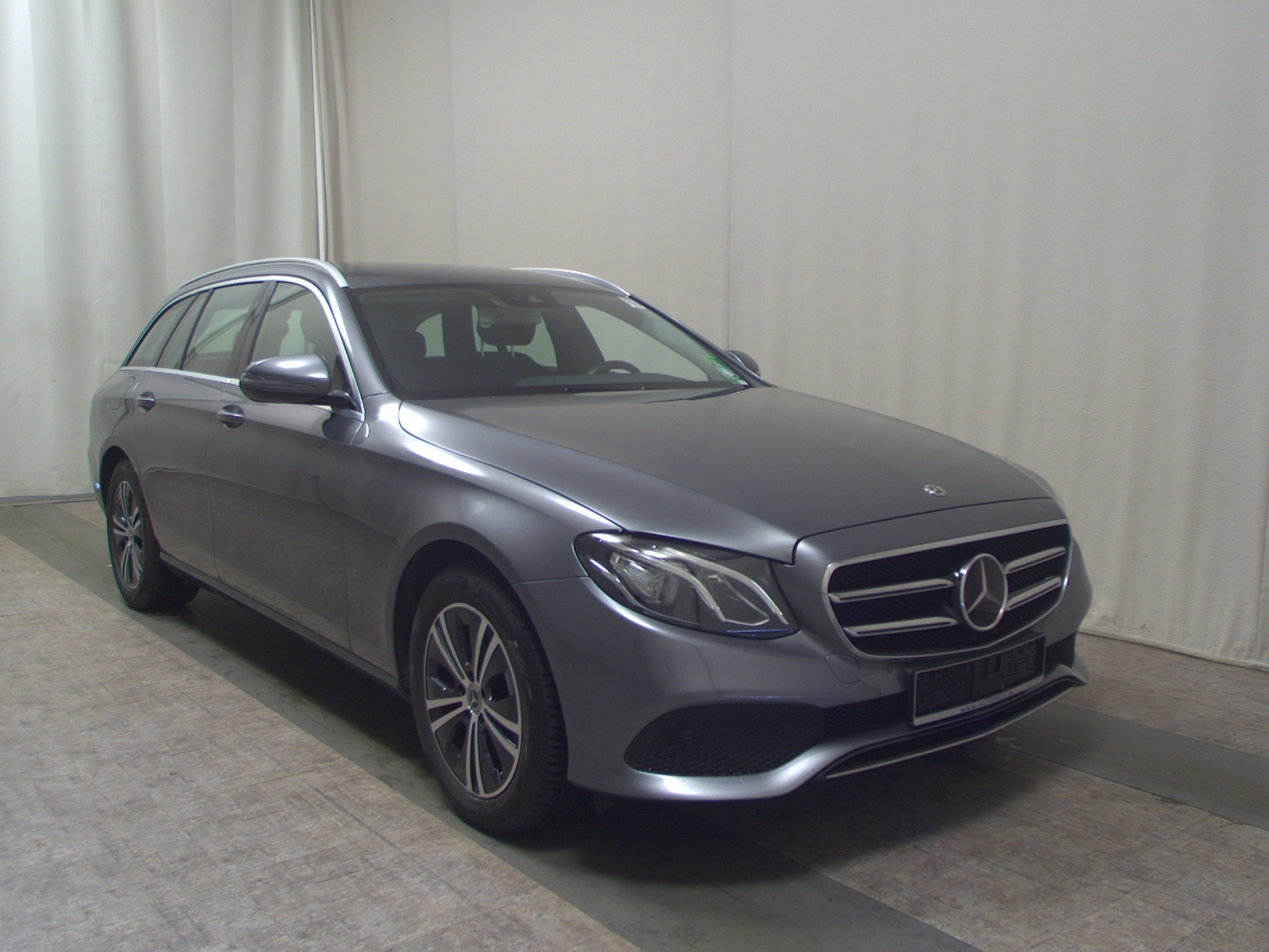 Mercedes-Benz E 300 T d Avantgarde Leder Navi LED RfK Distr+ 3