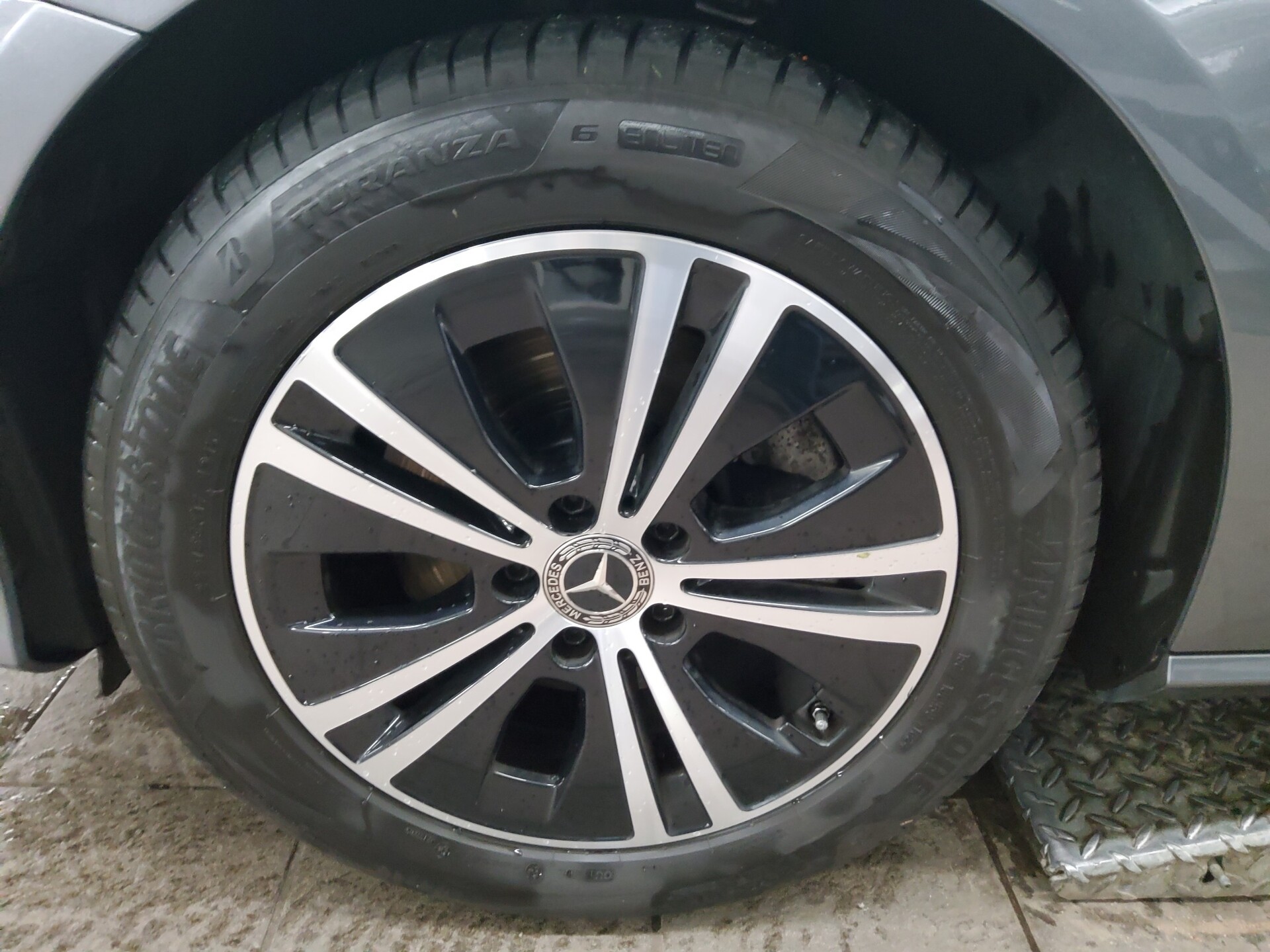 Mercedes-Benz E 300 T d Avantgarde Leder Navi LED RfK Distr+ 10