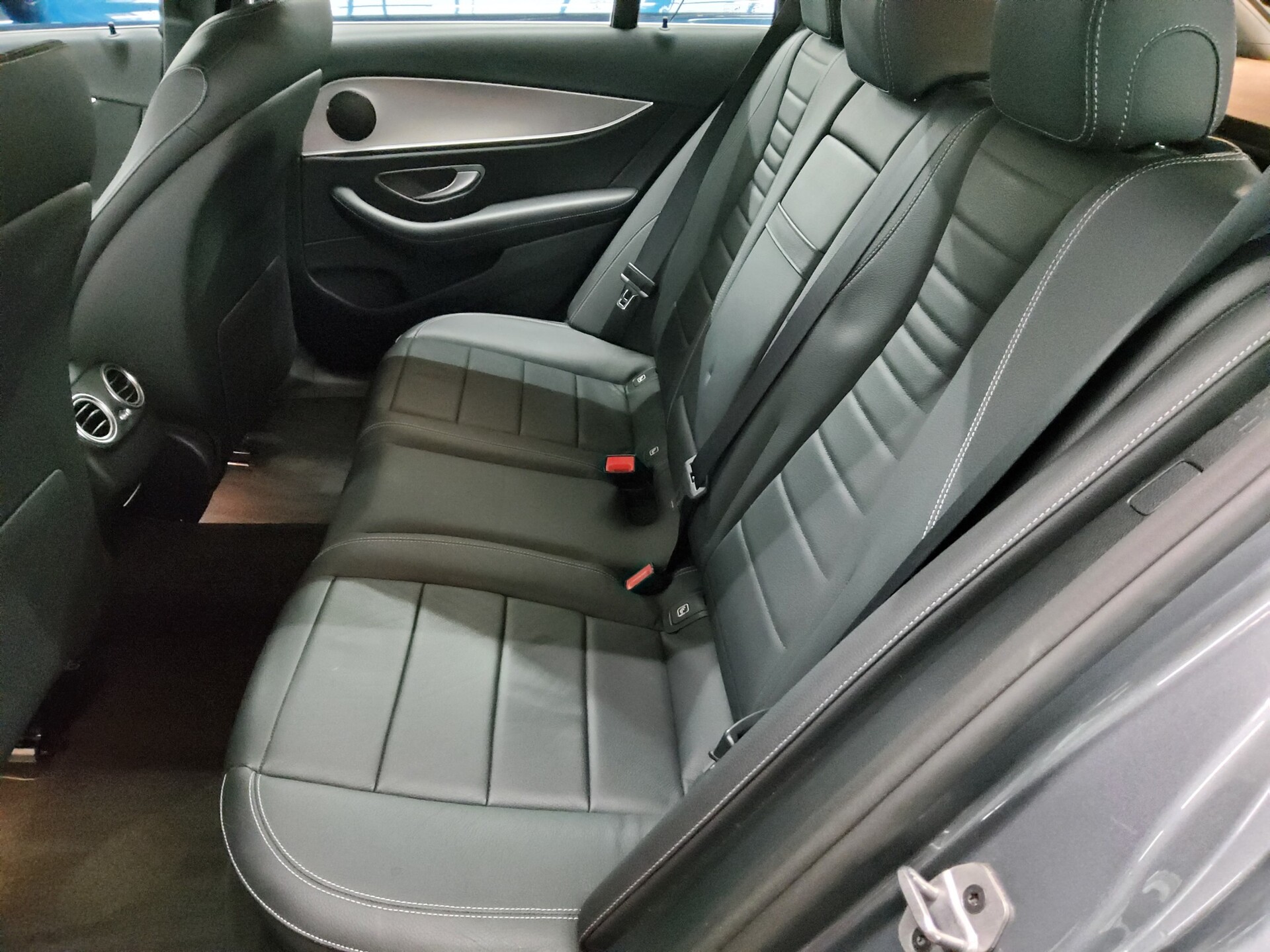 Mercedes-Benz E 300 T d Avantgarde Leder Navi LED RfK Distr+ 13