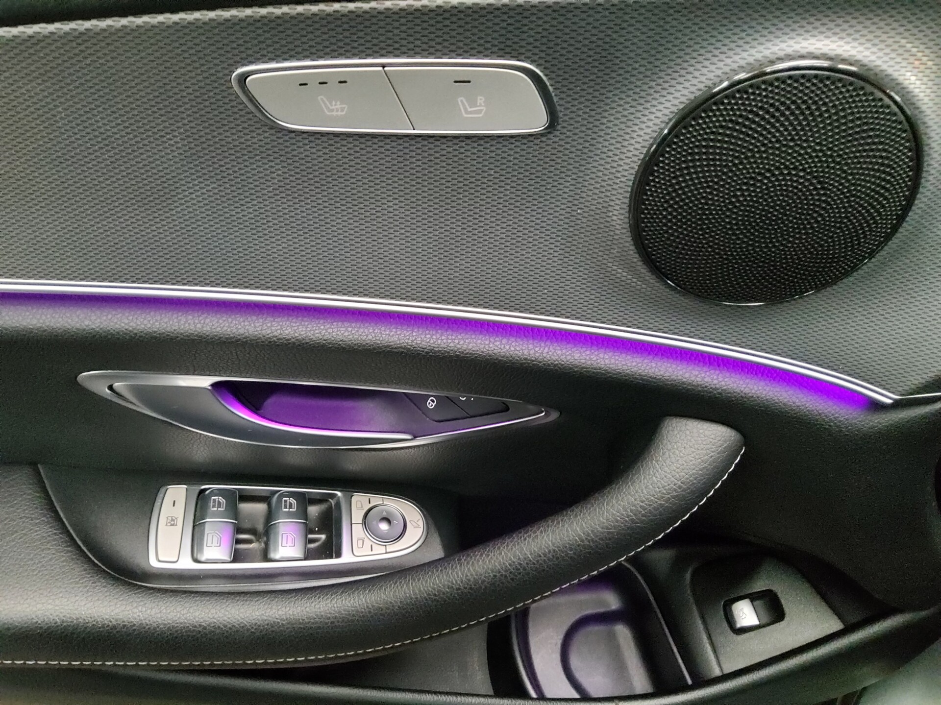 Mercedes-Benz E 300 T d Avantgarde Leder Navi LED RfK Distr+ 9