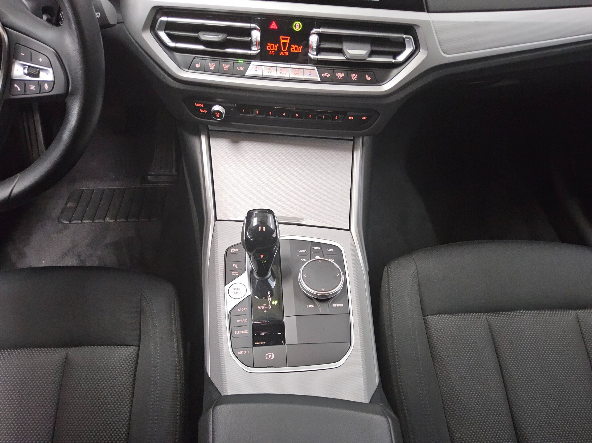 BMW 330e Touring Advantage Navi LED+ LC-Pro HiFi PDC 6