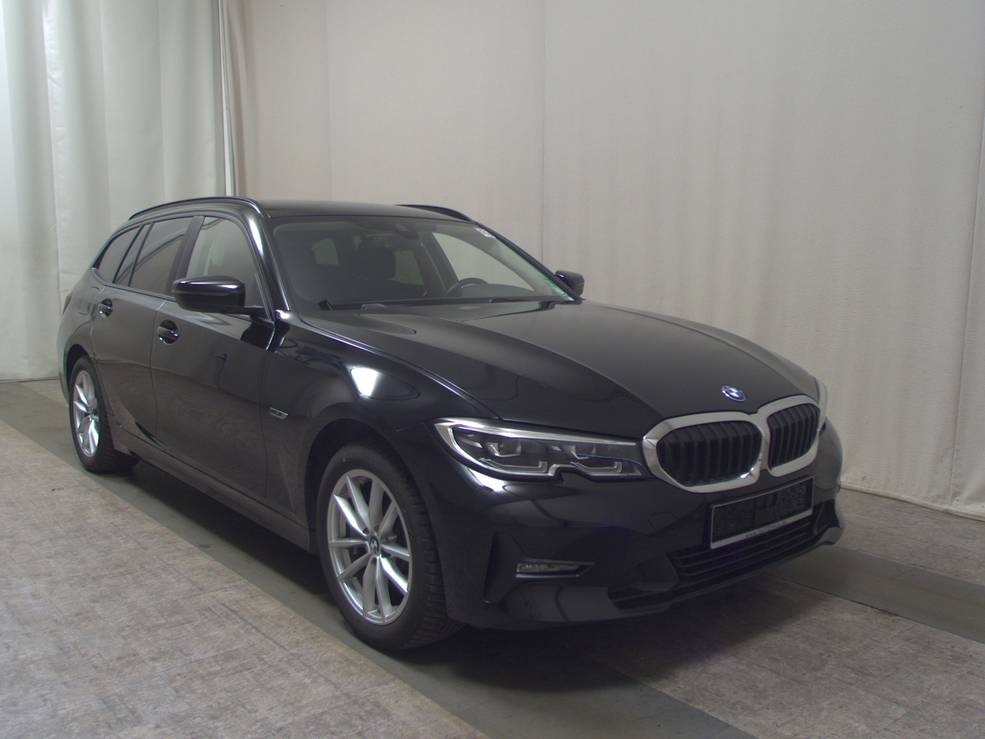 BMW 330e Touring Advantage Navi LED+ LC-Pro HiFi PDC 3