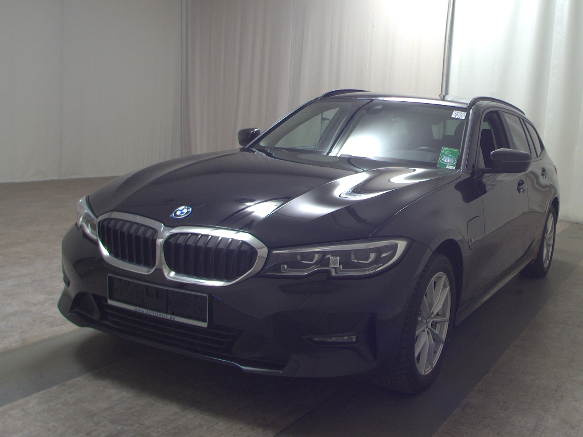 BMW 330e Touring Advantage Navi LED+ LC-Pro HiFi PDC 2