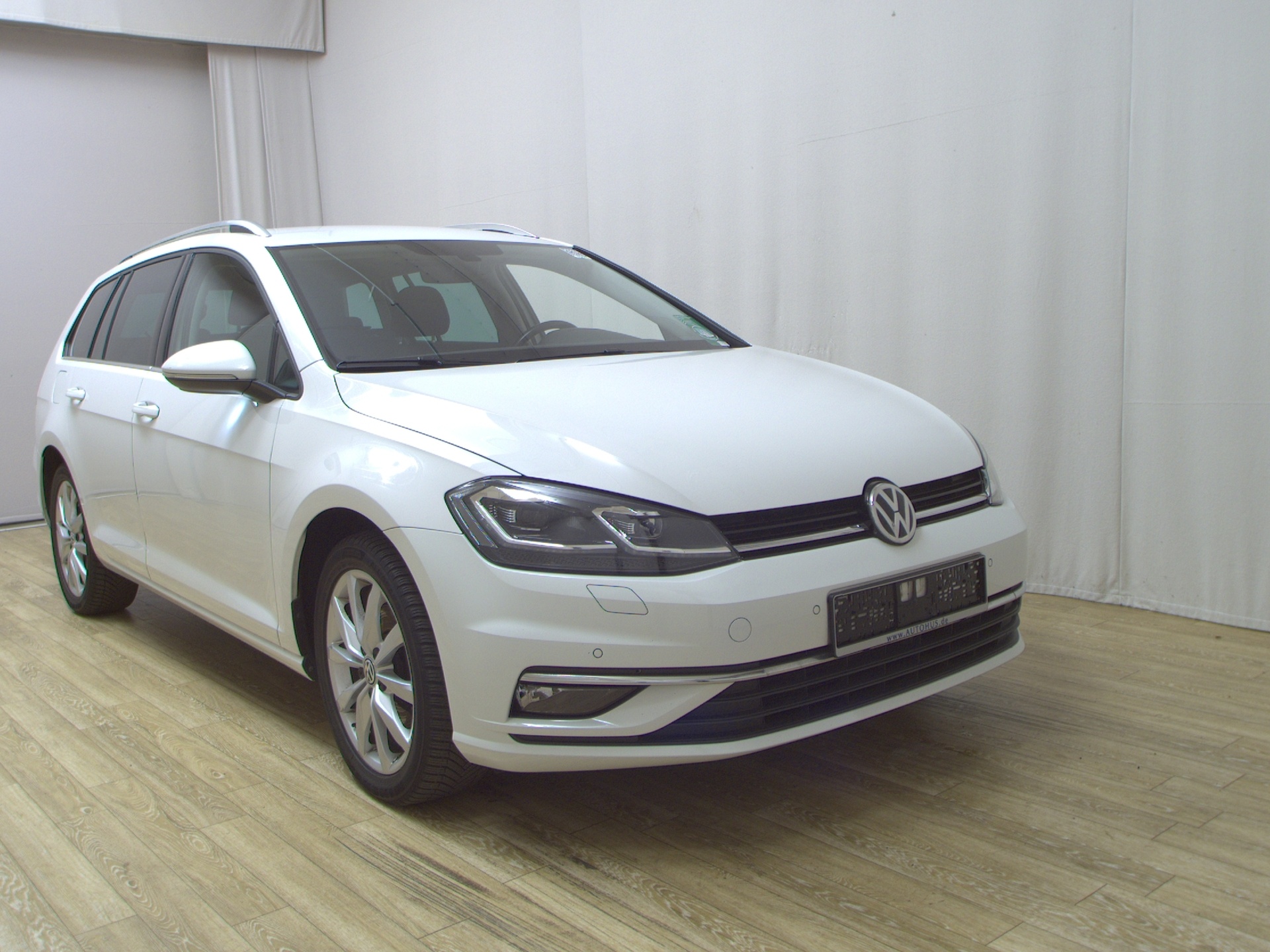 Volkswagen Golf-7 Var. 1.5 TSI Highline Navi LED ACC PDC 3
