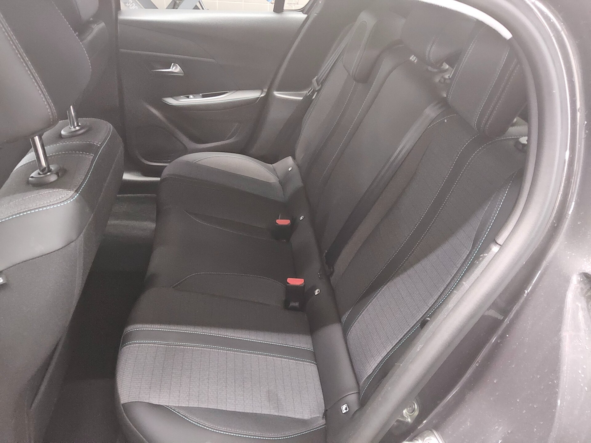 Peugeot 208 1.2 PureTech Allure Navi LED PDC SHZ 12