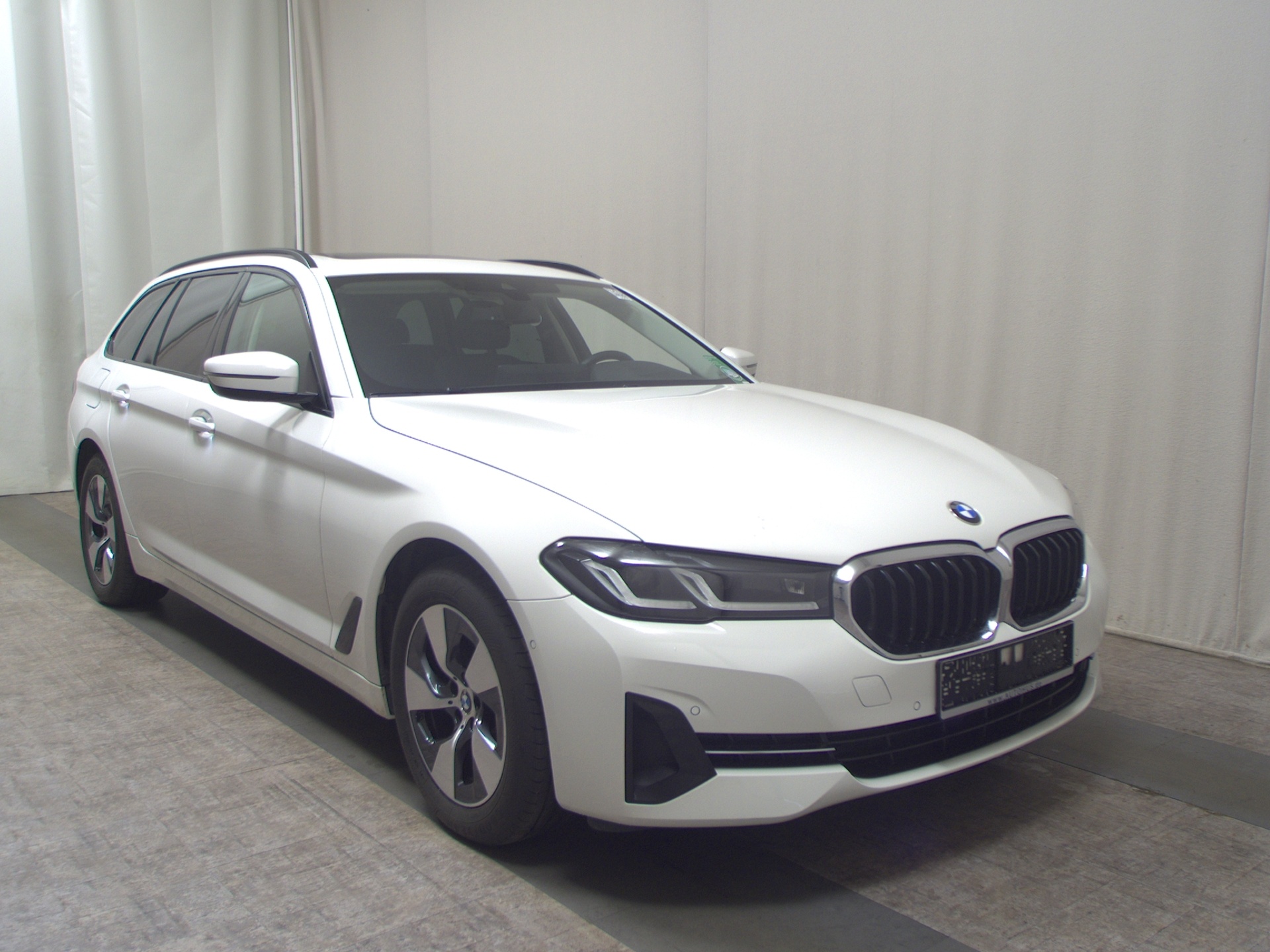 BMW 520dA Touring Leder Navi LED+ LC-Pro Pano StHzg 3