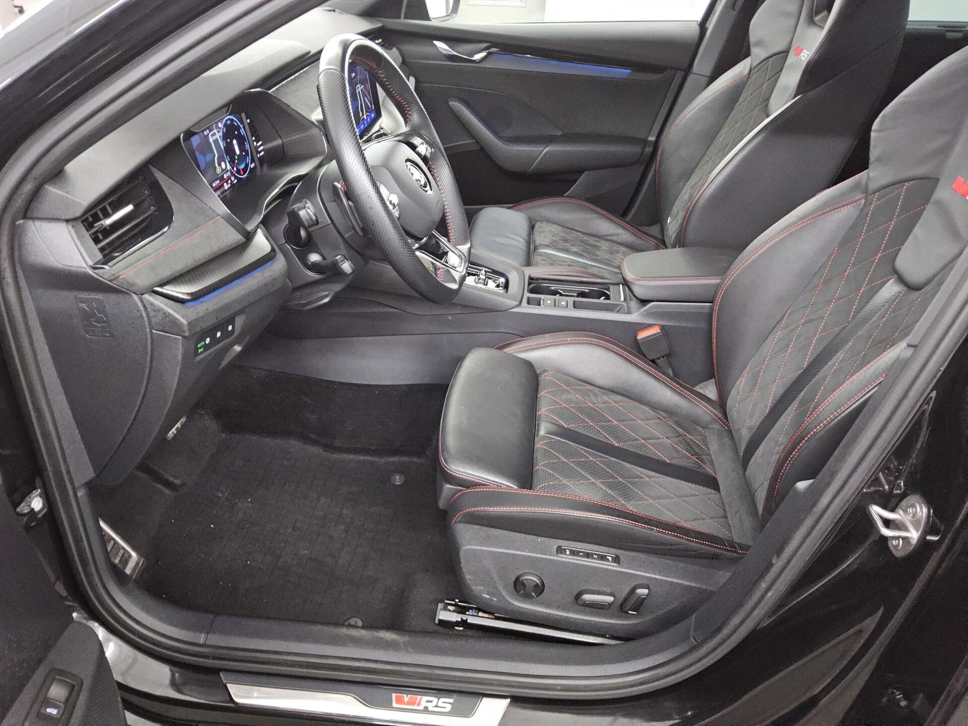 Skoda Octavia Kombi 2.0 TDI 4x4 RS Navi LED vc HuD RfK 9