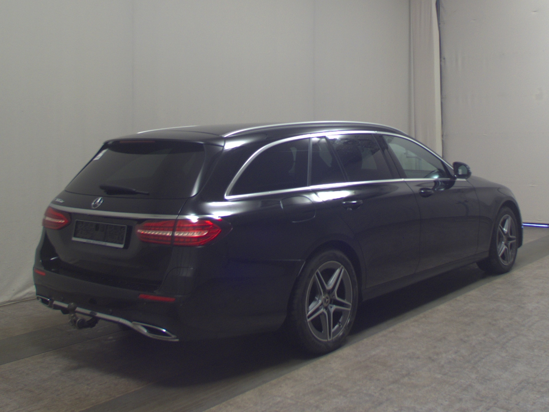 Mercedes-Benz E 300 T de AMG-Line Navi LED Widescreen AHK RfK 4