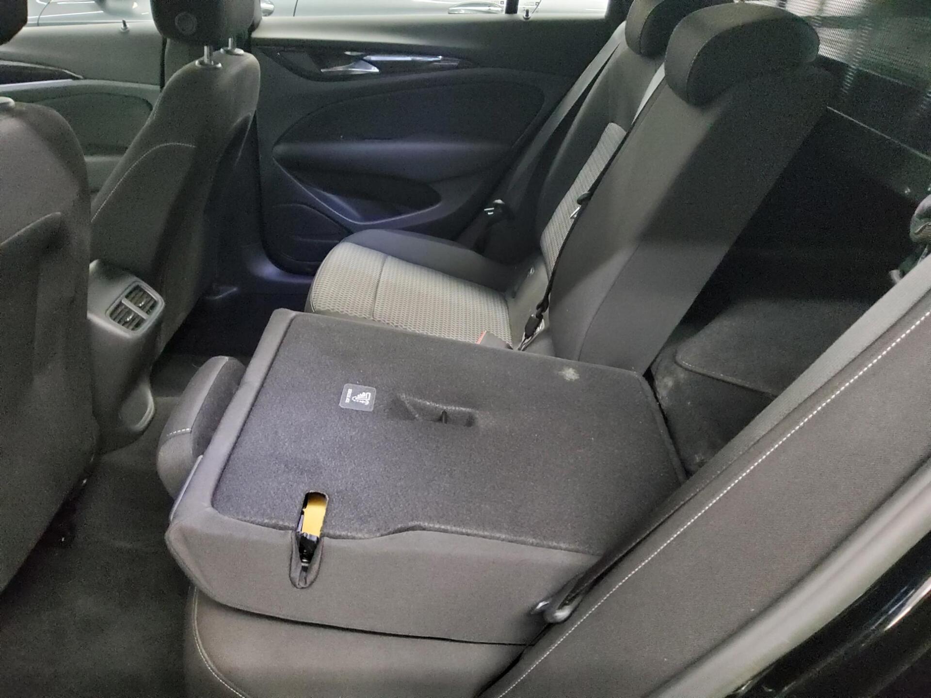 Opel Insignia ST 2.0 D Elegance Navi LED DAB RfK 12