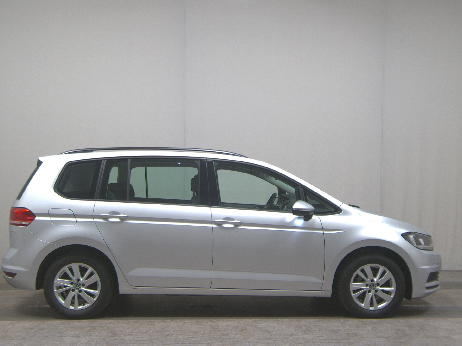 Volkswagen Touran 2.0 TDI Comf. Navi Panorama AHK Sthzg