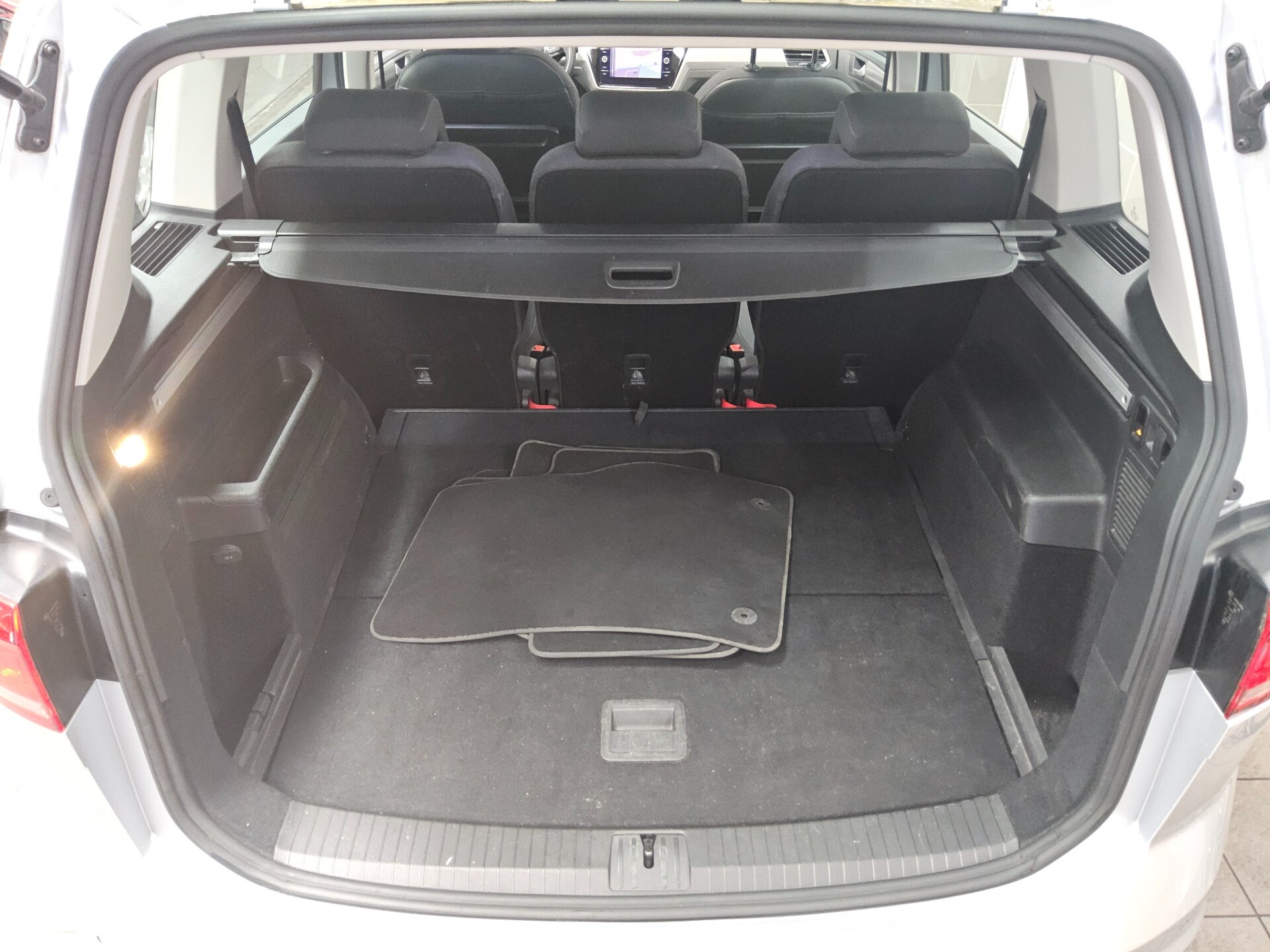 Volkswagen Touran 2.0 TDI Comf. Navi Panorama AHK Sthzg 12