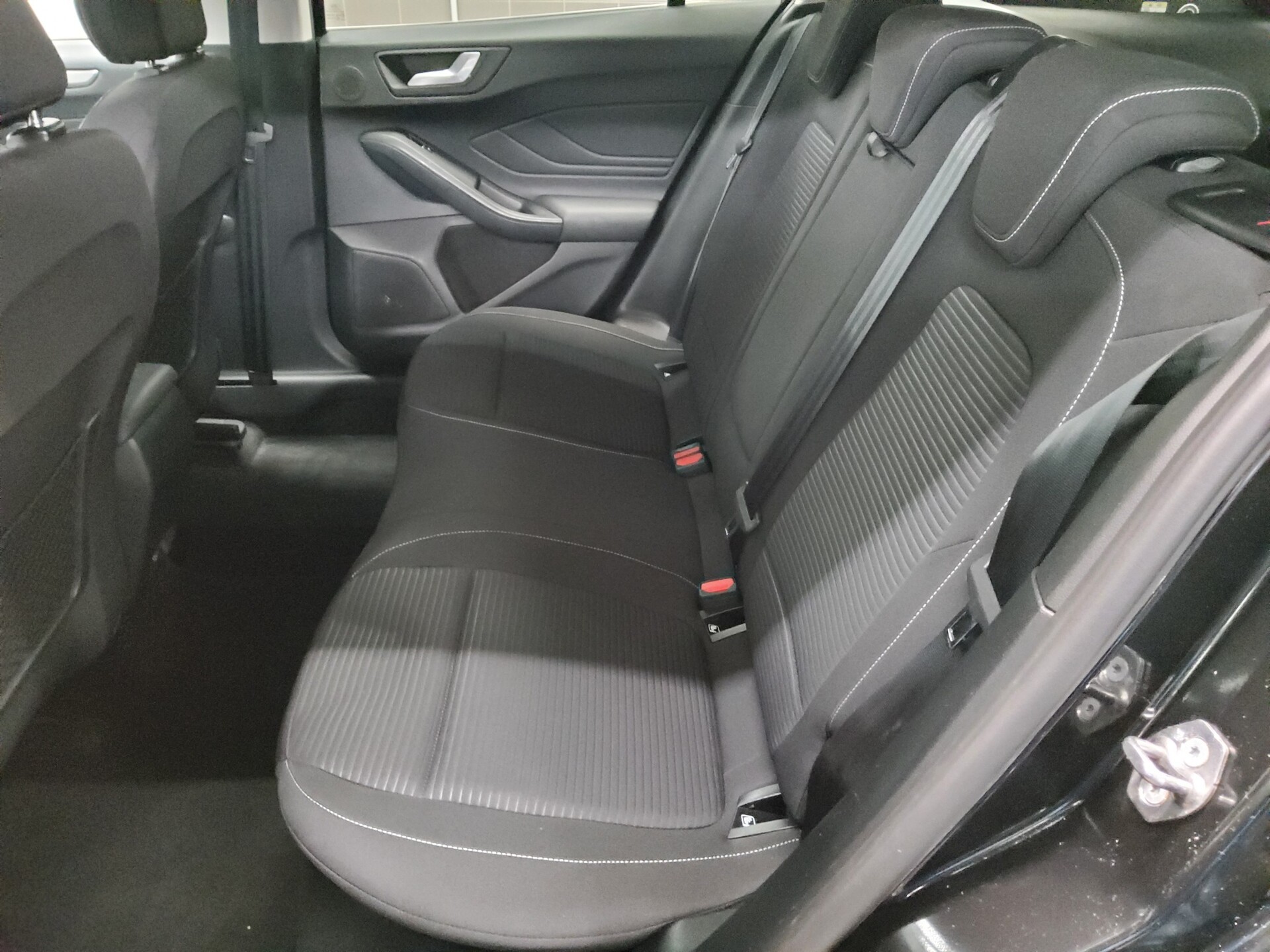 Ford Focus Turnier 2.0 EB Titanium Navi LED B&O AHK 13