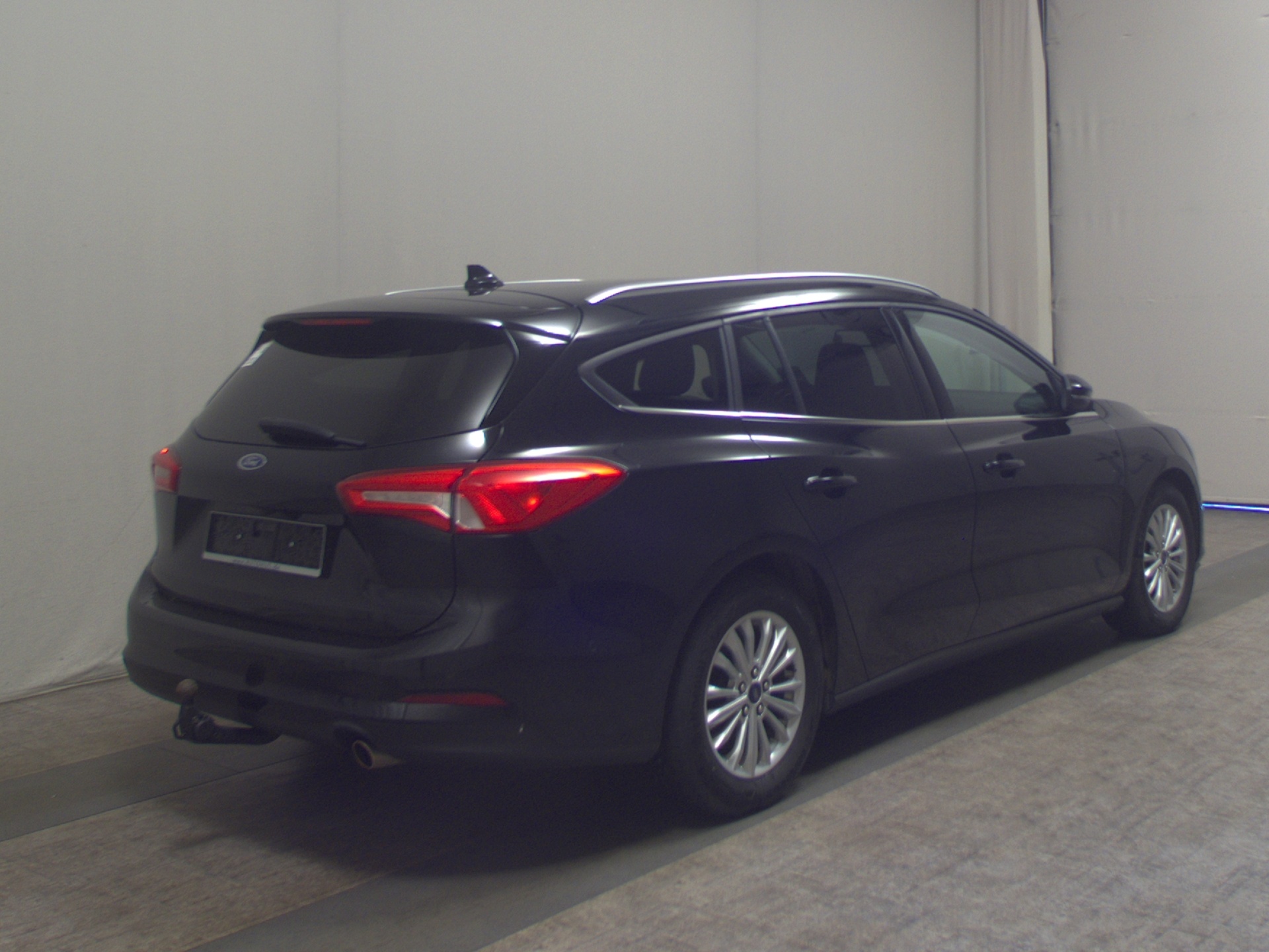 Ford Focus Turnier 2.0 EB Titanium Navi LED B&O AHK 4
