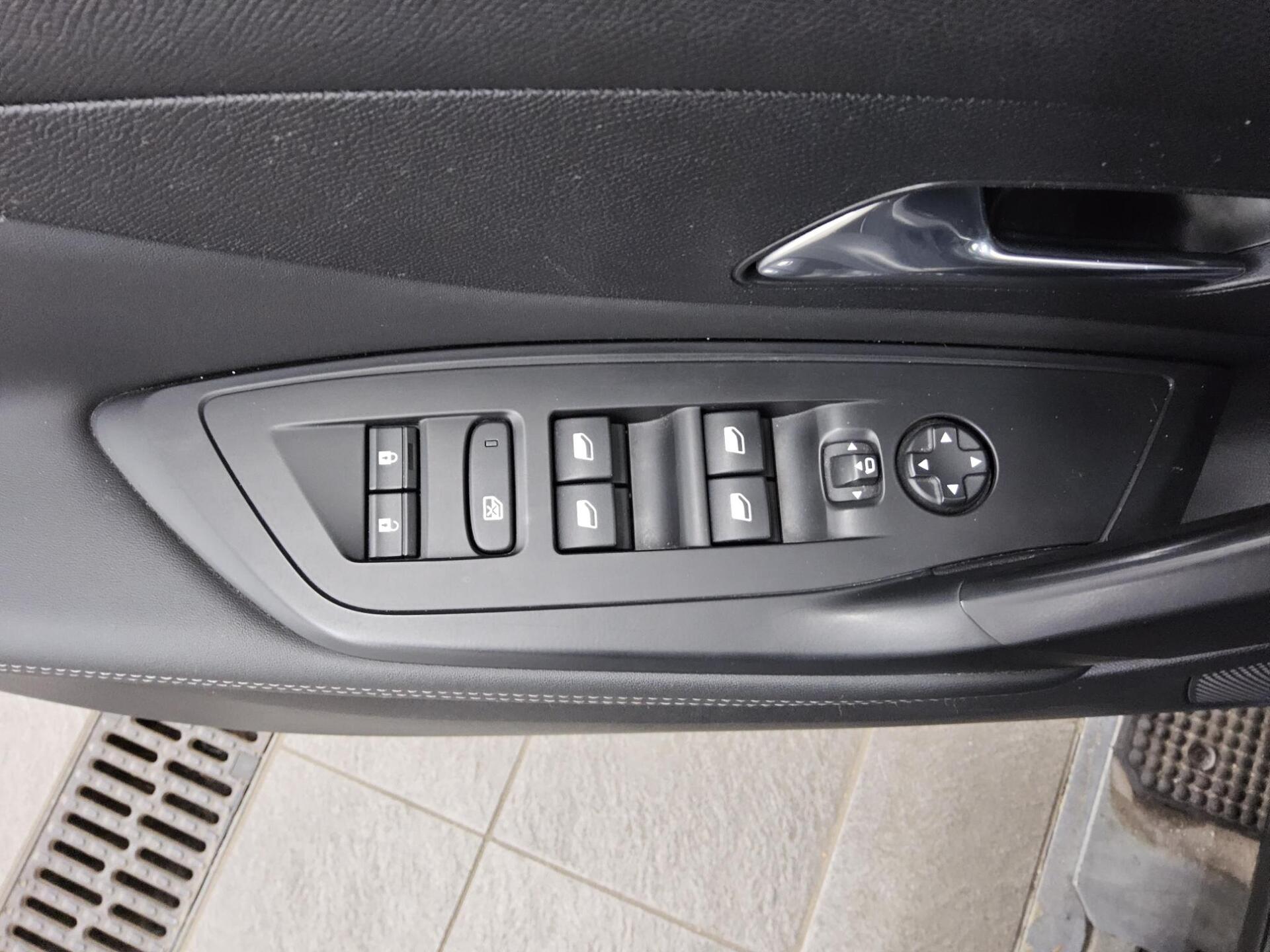 Peugeot 308 1.5 BlueHDI Allure T-Leder Navi LED 360° ACC 10