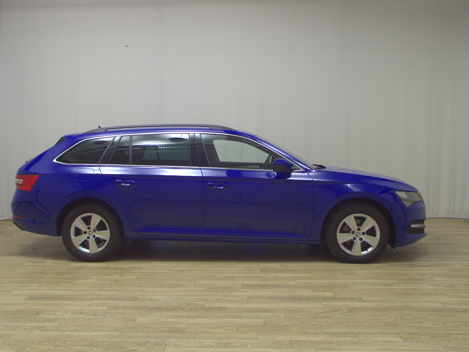 Skoda Superb Kombi 2.0 TDI Ambition Navi LED vc RFK
