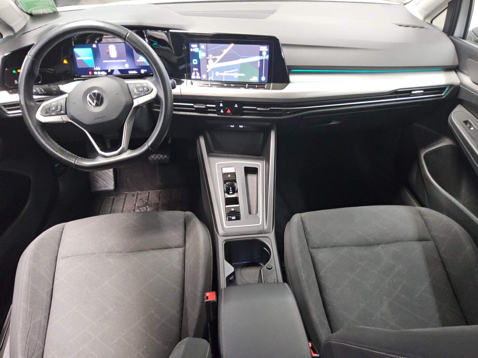 Volkswagen Golf-8 Var. 2.0 TDI Life Navi LED AID Shz PDC 5