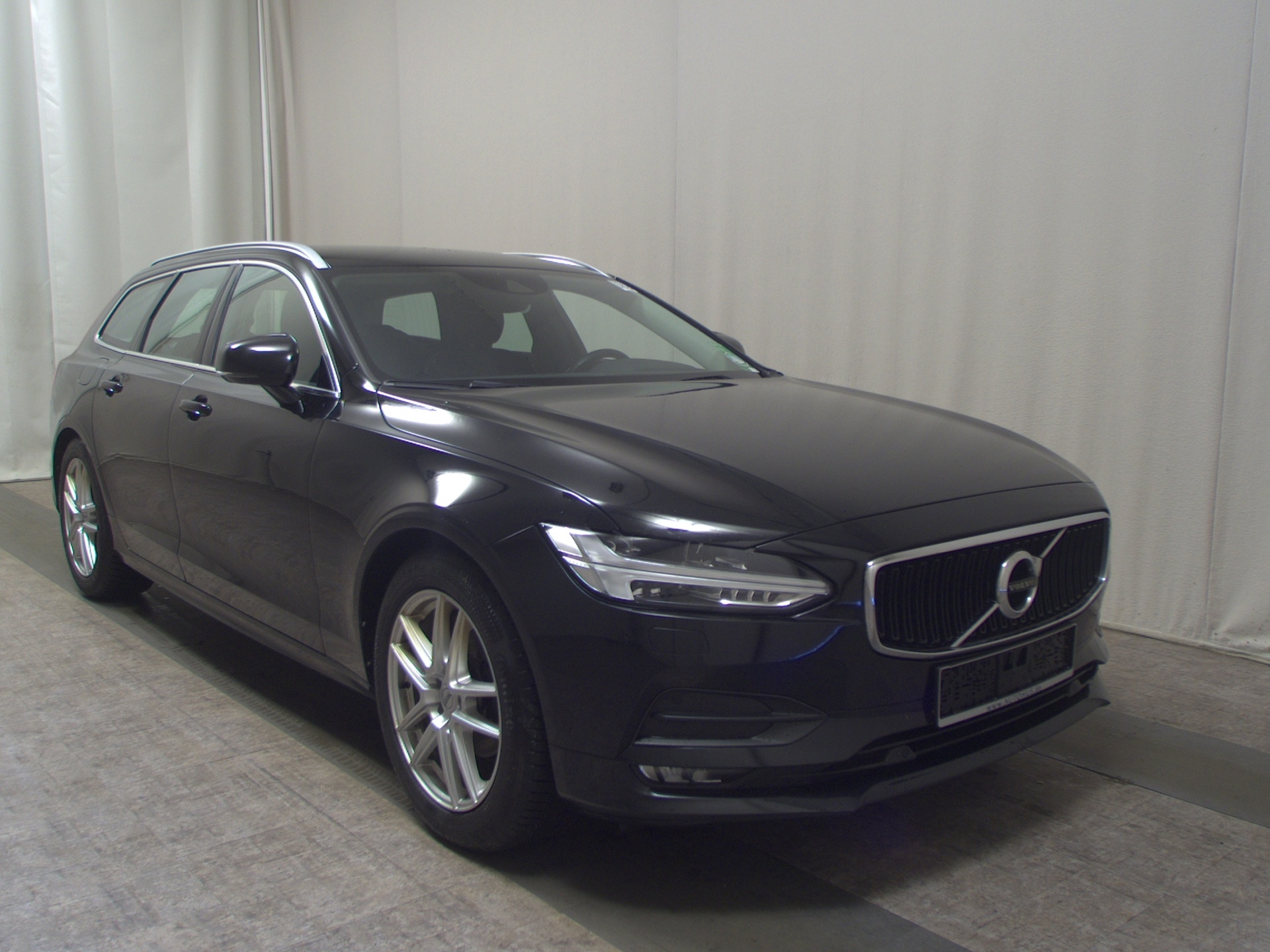 Volvo V90 D4 Momentum T-Leder AHK Navi LED 3