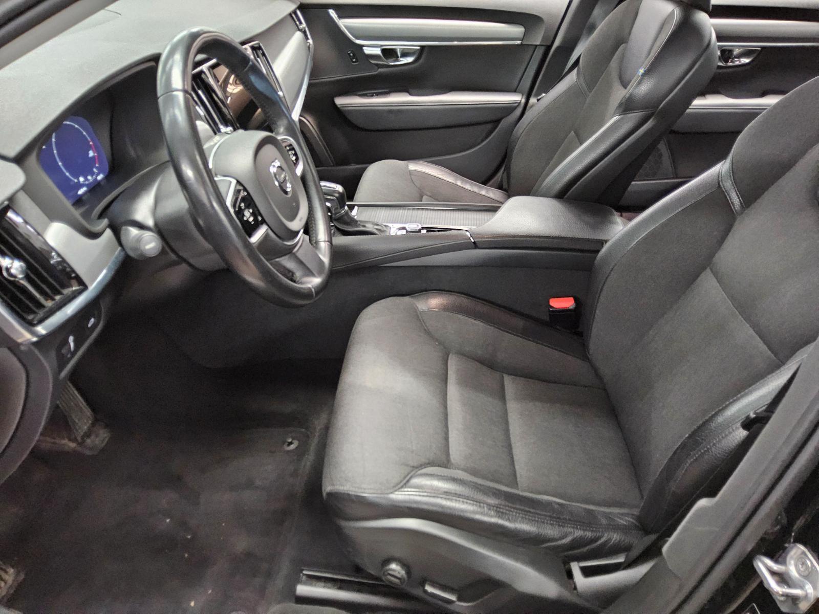 Volvo V90 D4 Momentum T-Leder AHK Navi LED 9