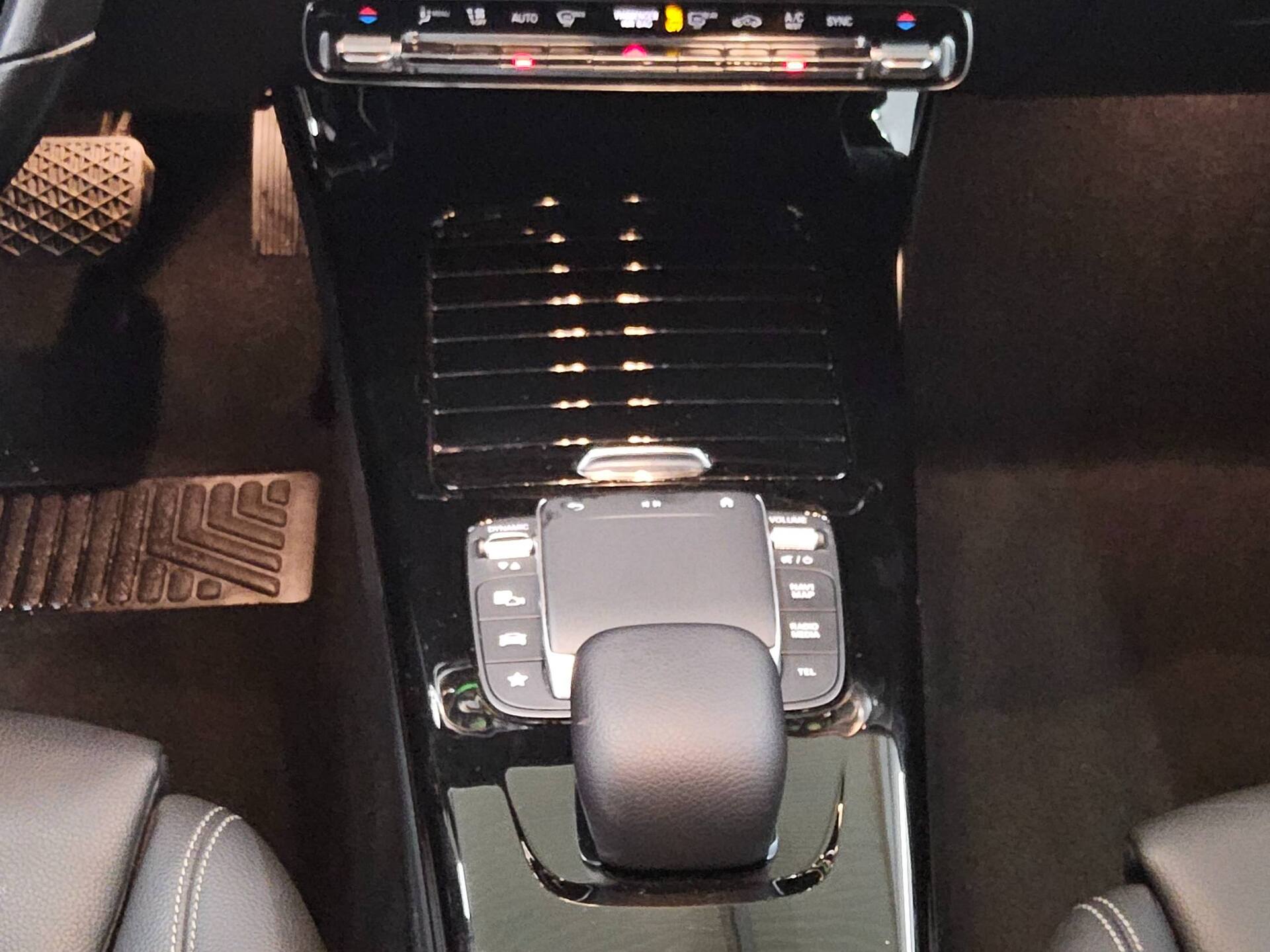 Mercedes-Benz A 200 d Progressive T-Leder Navi LED MBUX RfK 6