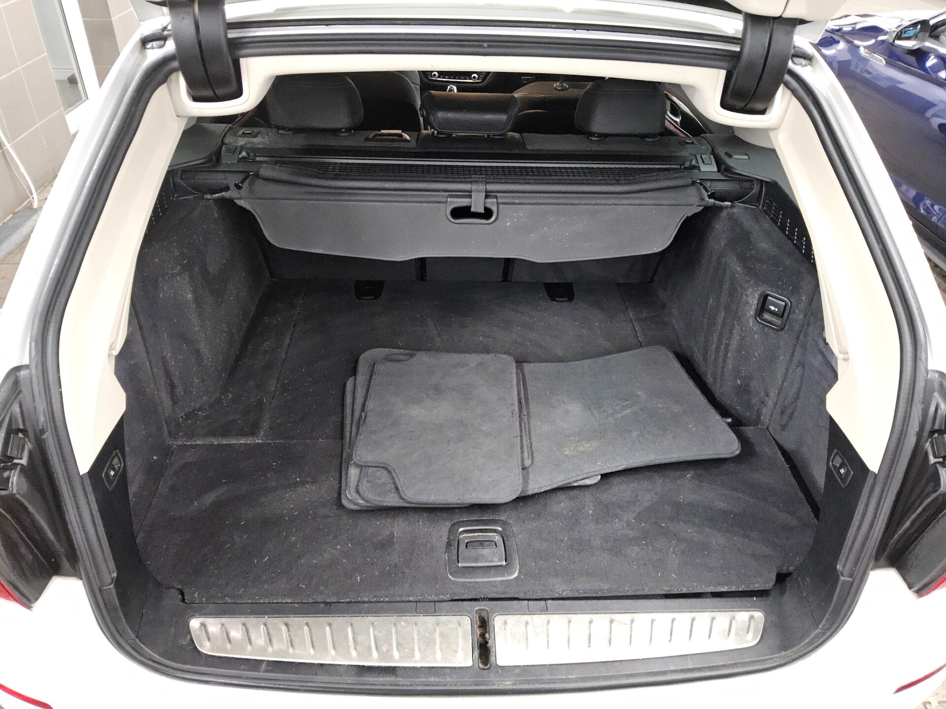 BMW 520dA Touring Sport-Line T-Leder Navi LED LC Pro 12