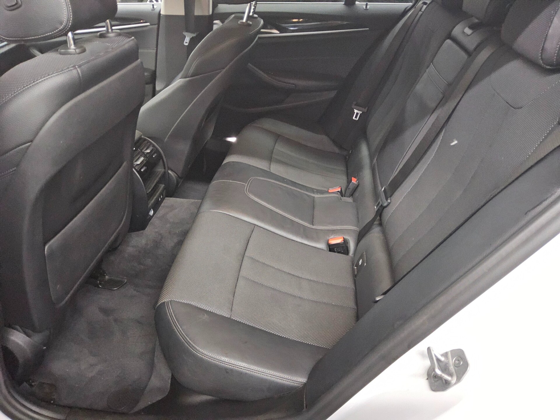 BMW 520dA Touring Sport-Line T-Leder Navi LED LC Pro 13