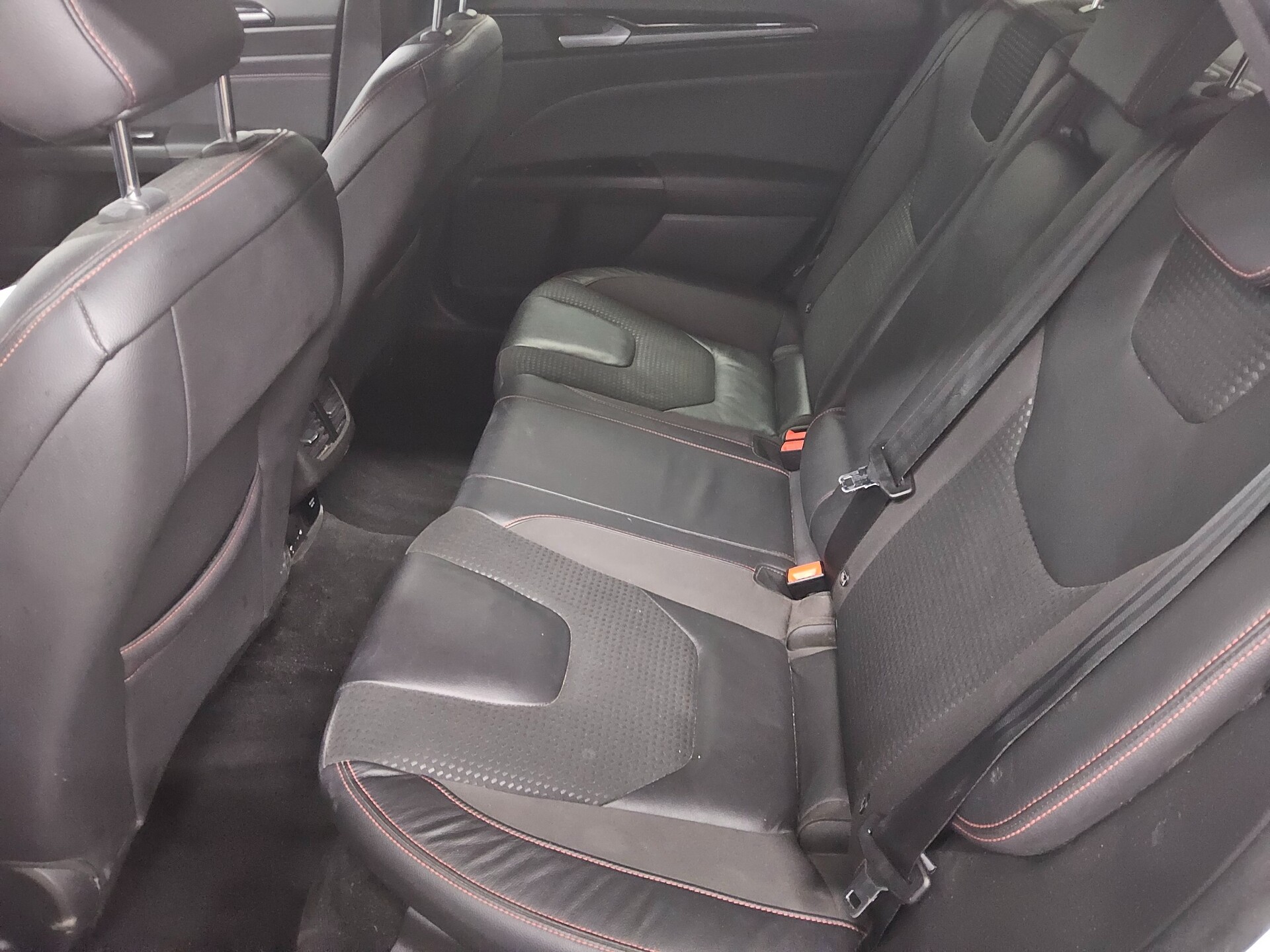 Ford Mondeo Turnier 2.0 EB ST-Line T-Leder Navi LED 13