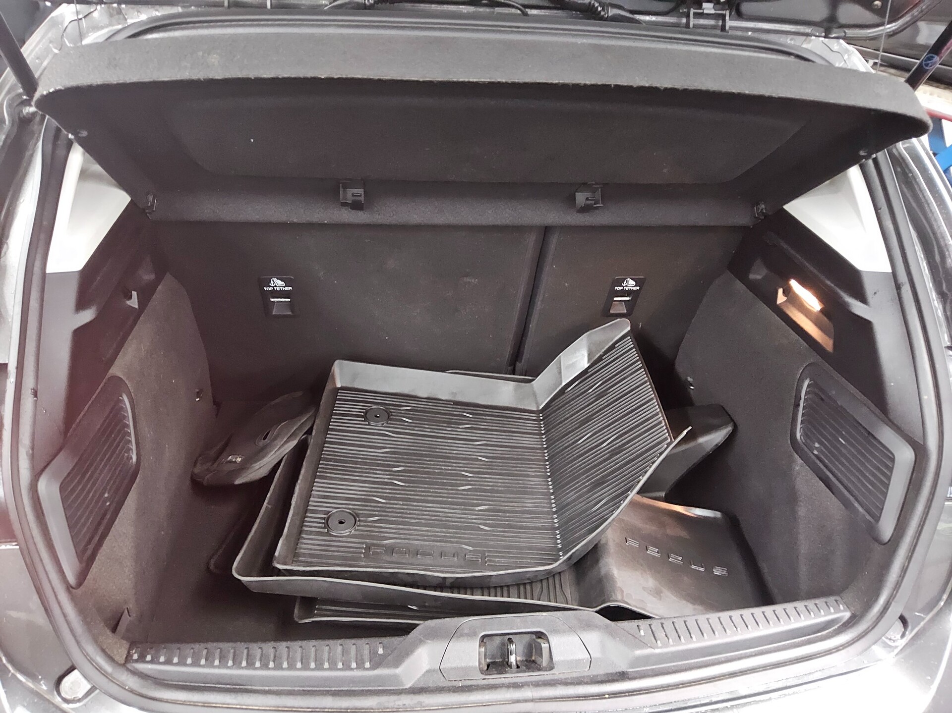 Ford Focus 1.5 EB Titanium Navi LED ACC AHK Shz PDC 11