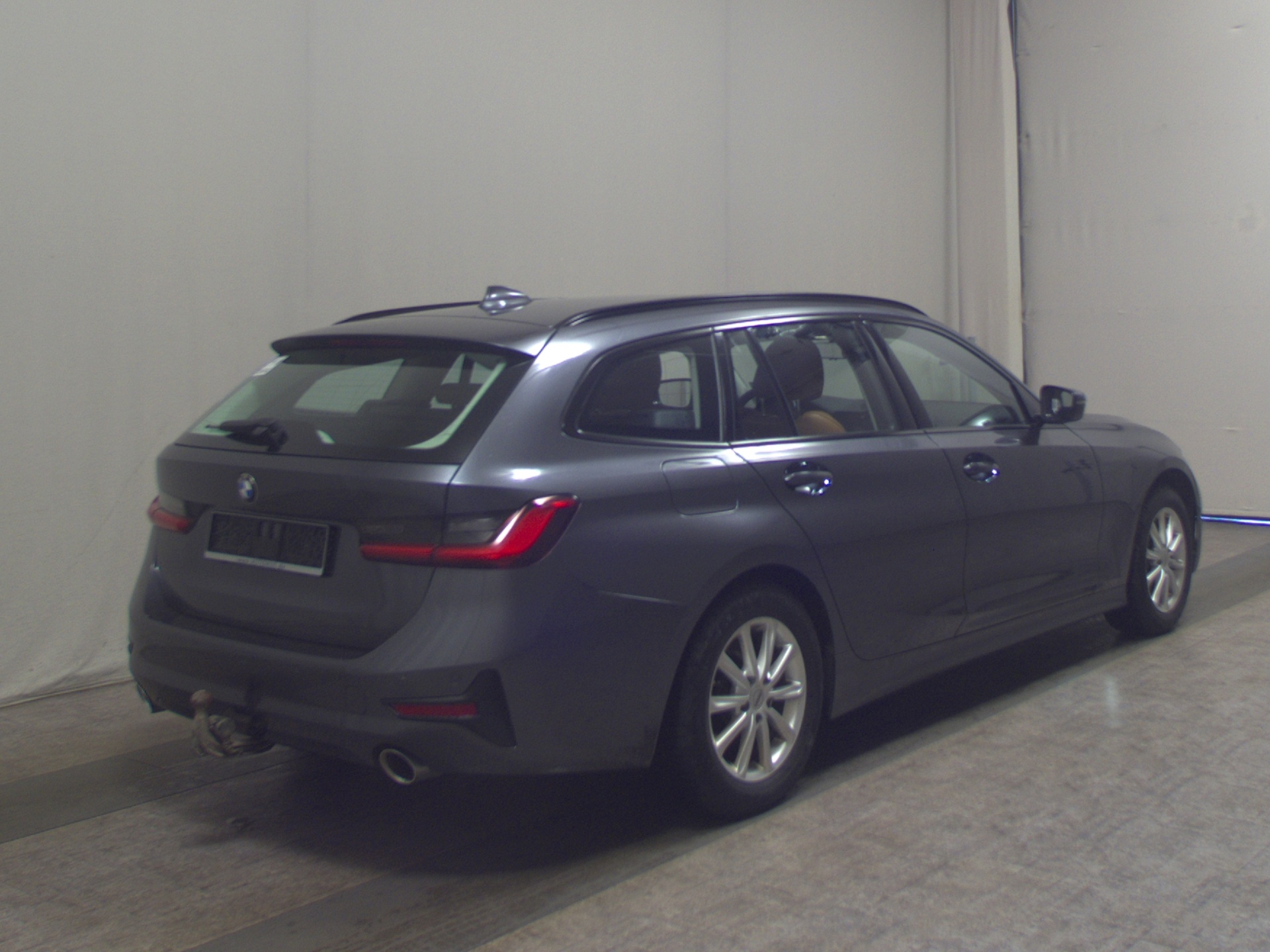 BMW 320dA Touring Sport-Line Leder Navi LED LC AHK 4