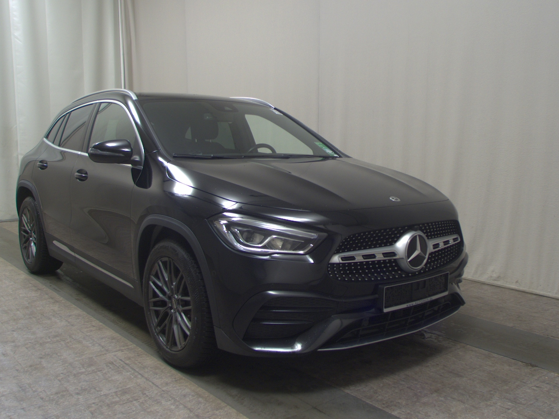 Mercedes-Benz GLA 200 d AMG-Line Navi LED MBUX RfK AHK PDC Shz 3