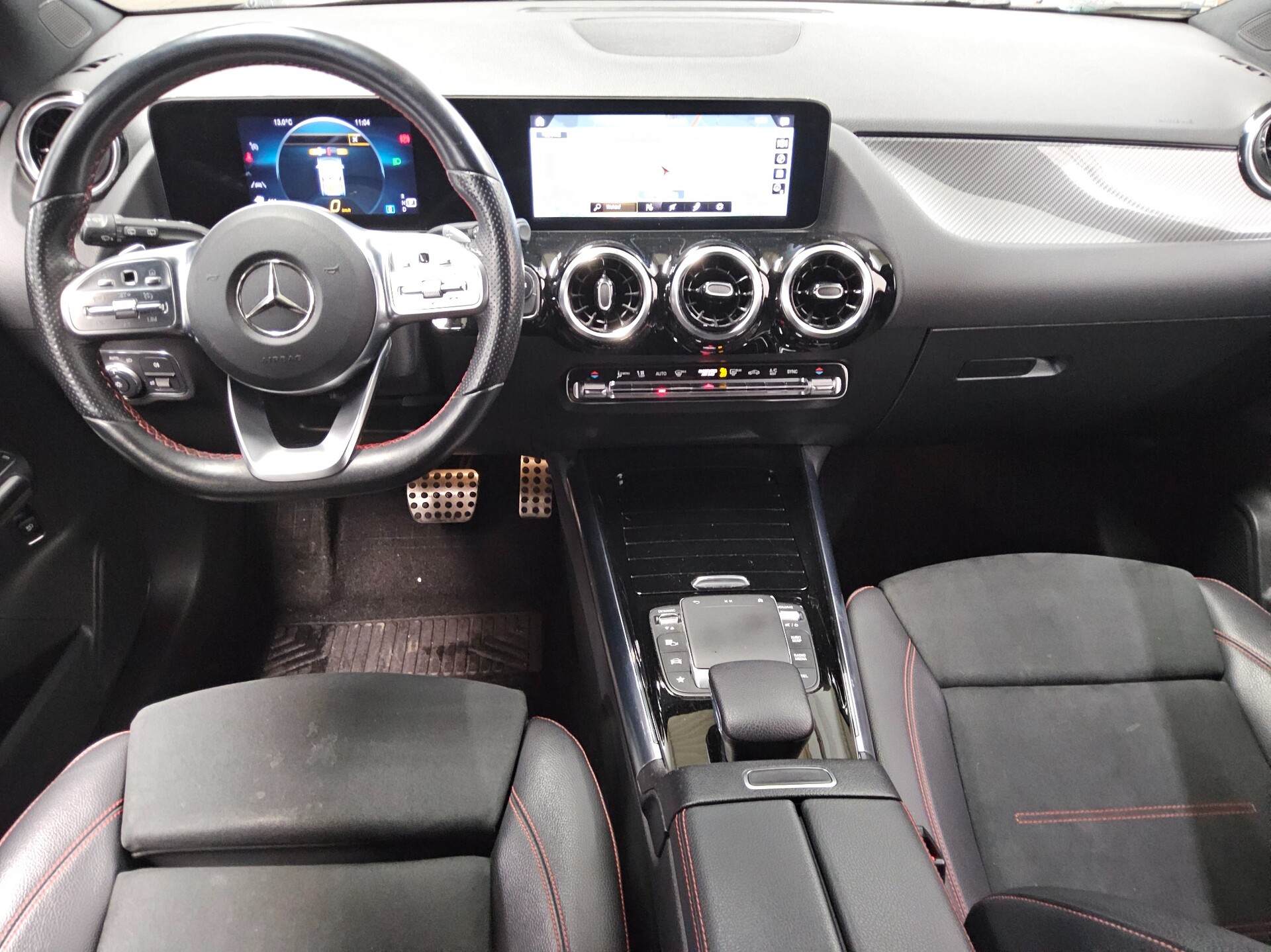 Mercedes-Benz GLA 200 d AMG-Line Navi LED MBUX RfK AHK PDC Shz 5