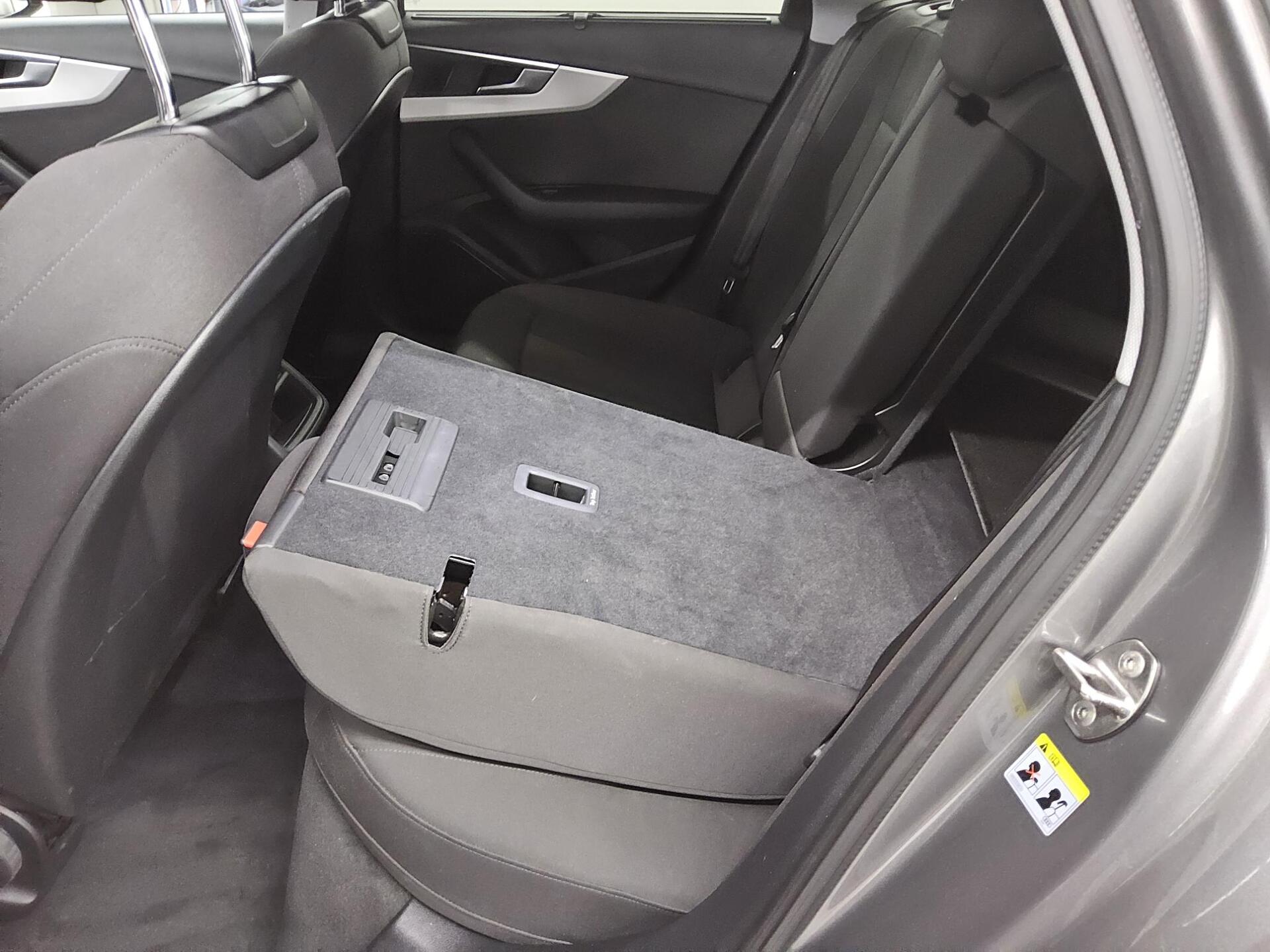 Audi A4 Avant 40 TDI advanced Navi LED B&O StHzg AHK 12