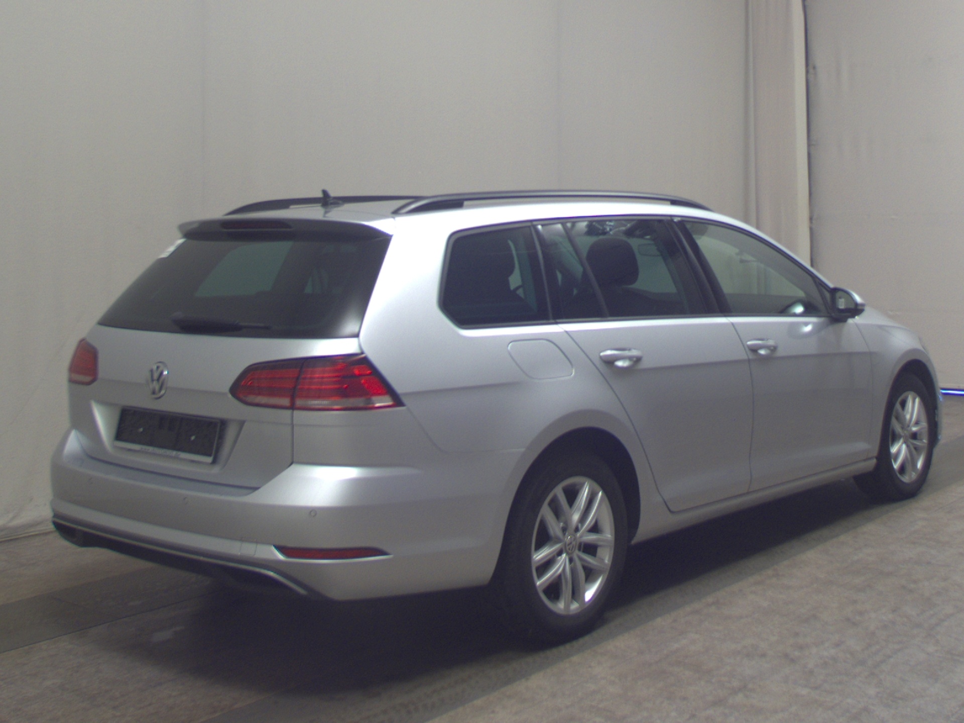 Volkswagen Golf-7 Var. 2.0 TDI Comf. Navi LED AID RFK 4